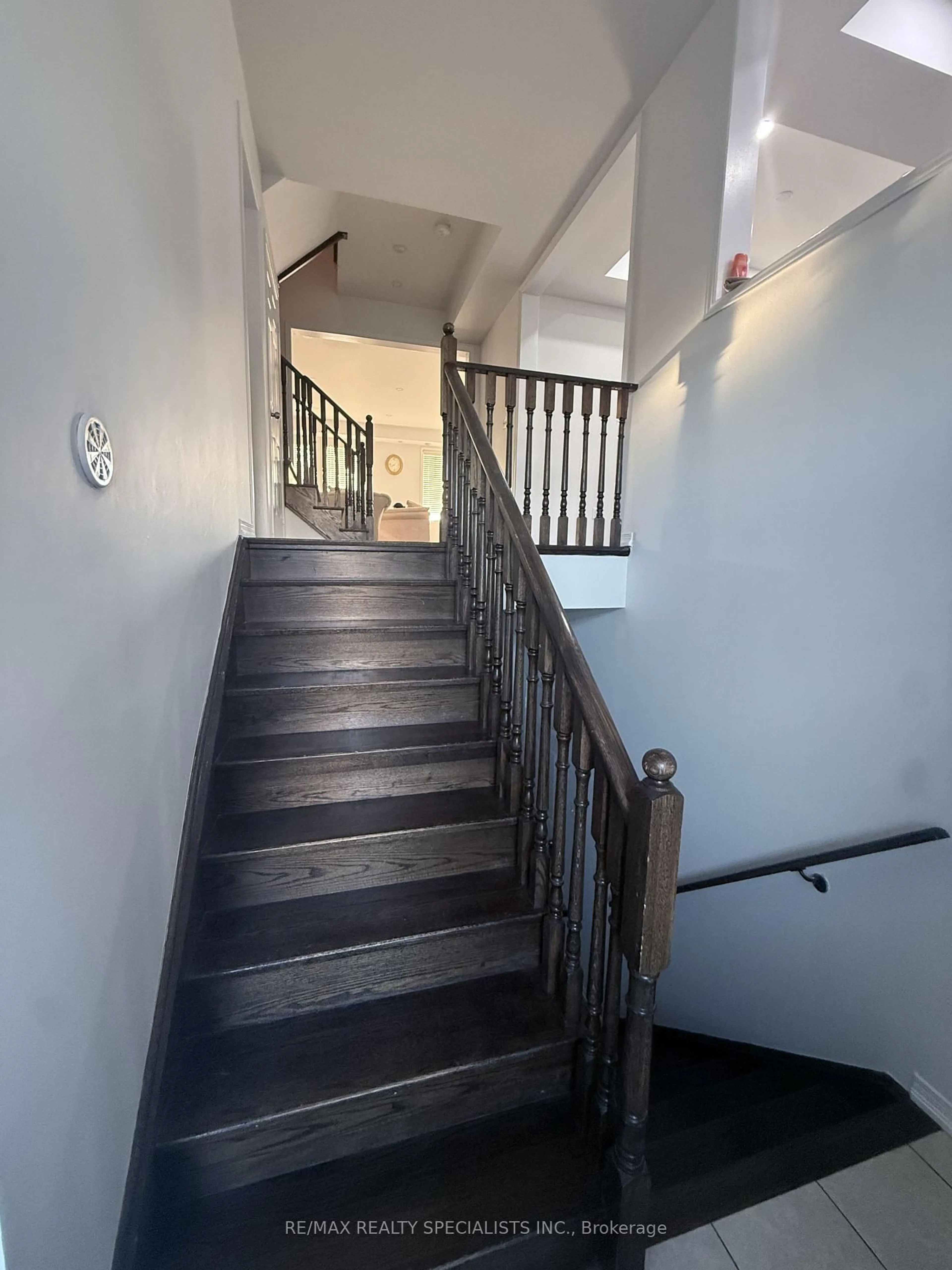Stairs for 54 Chesterwood Cres, Brampton Ontario L6Y 0Z4