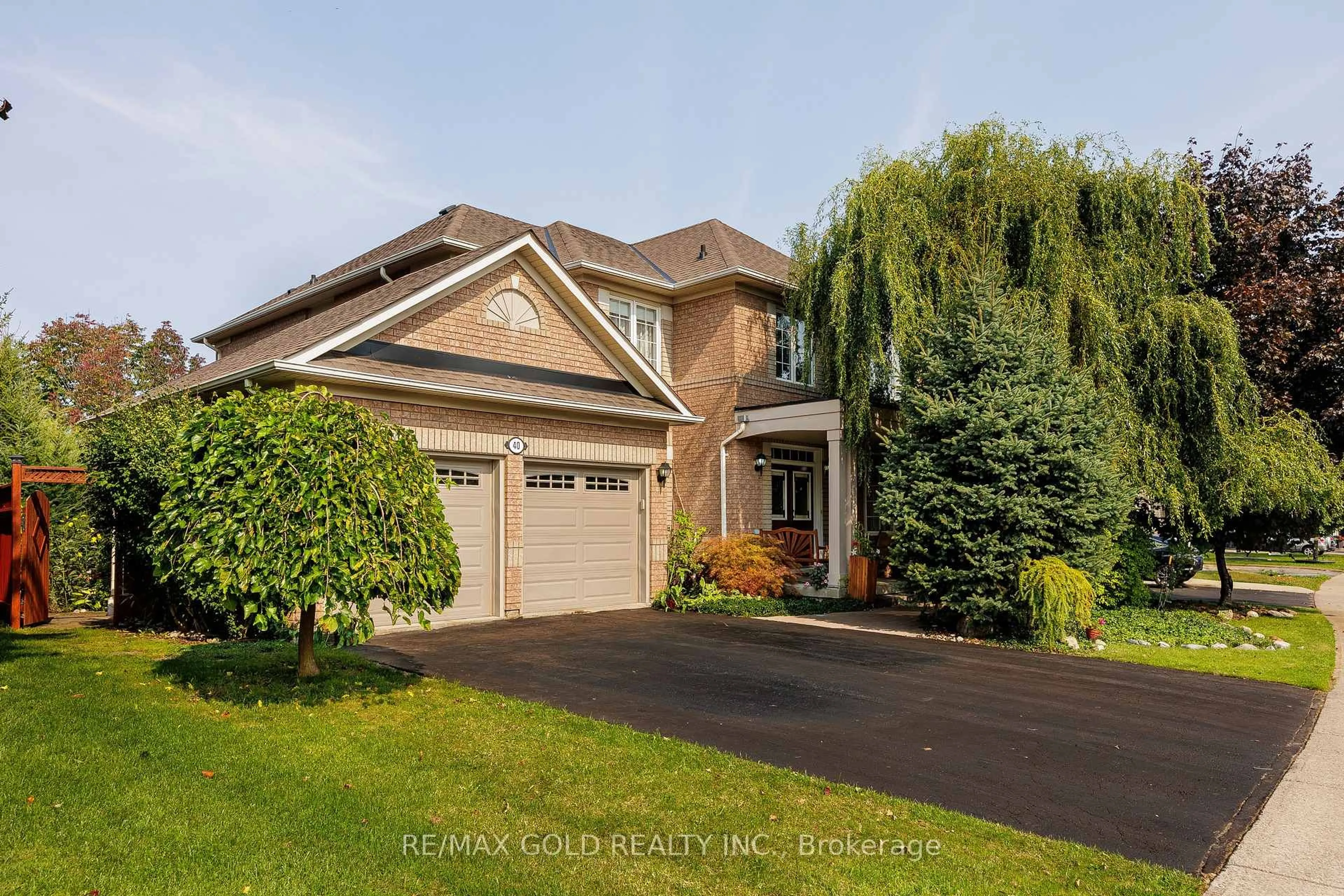 Home with brick exterior material, unknown for 40 Maldives Cres, Brampton Ontario L6P 1L3