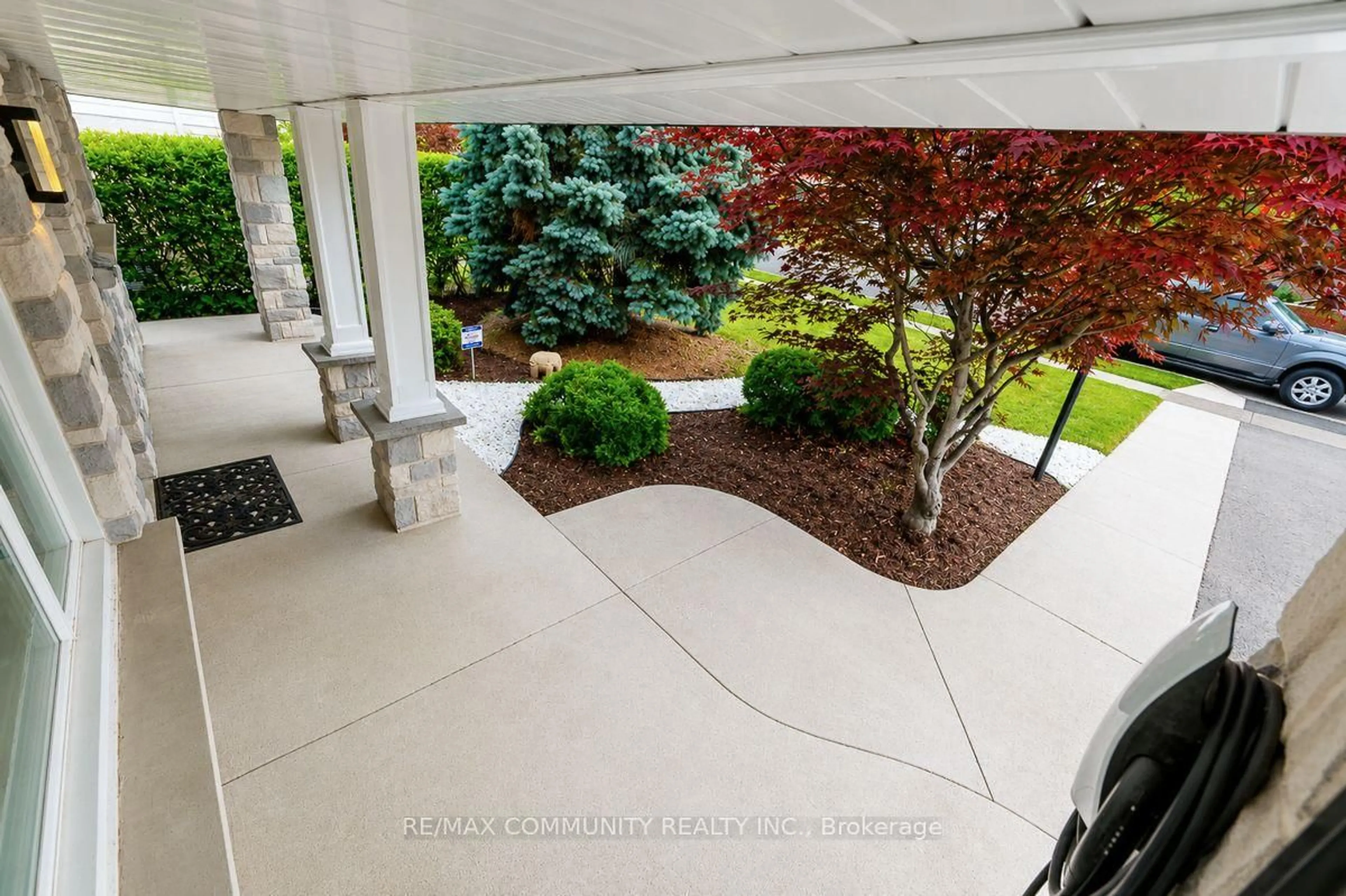 Patio, street for 273 Bartley Bull Pkwy, Brampton Ontario L6W 2L2