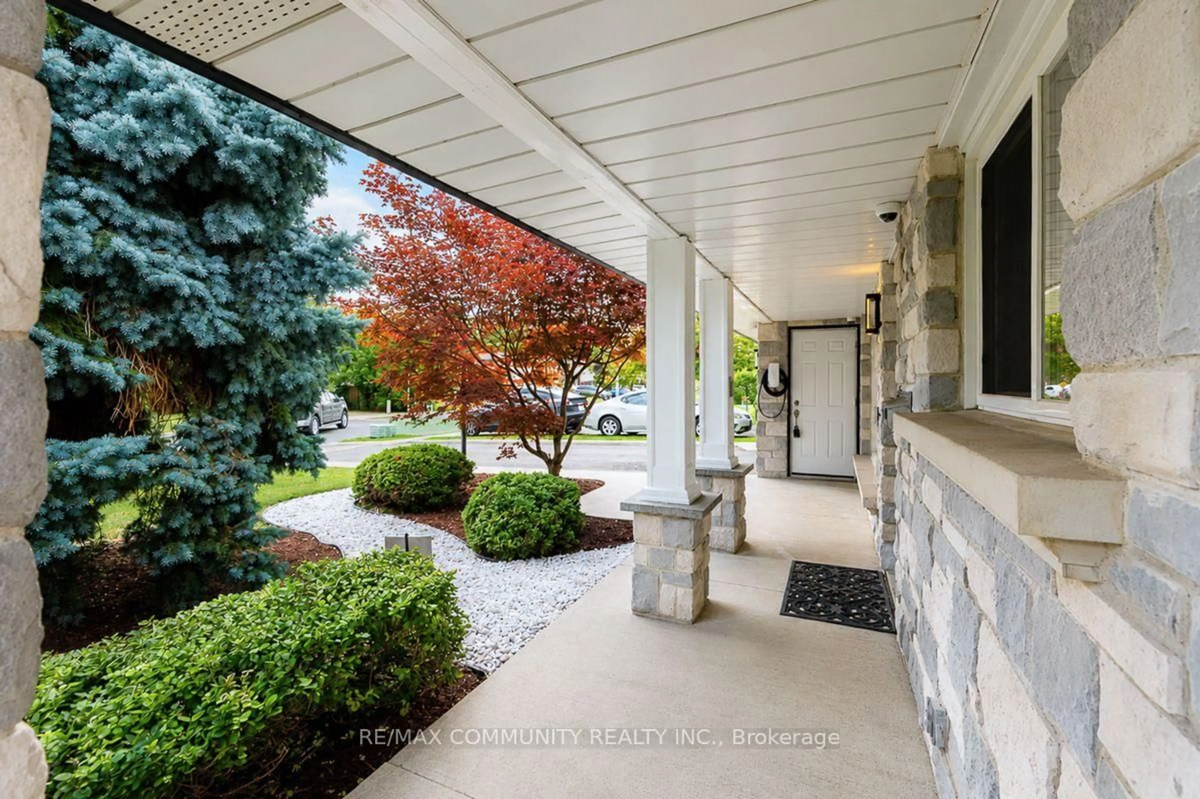 Patio, street for 273 Bartley Bull Pkwy, Brampton Ontario L6W 2L2