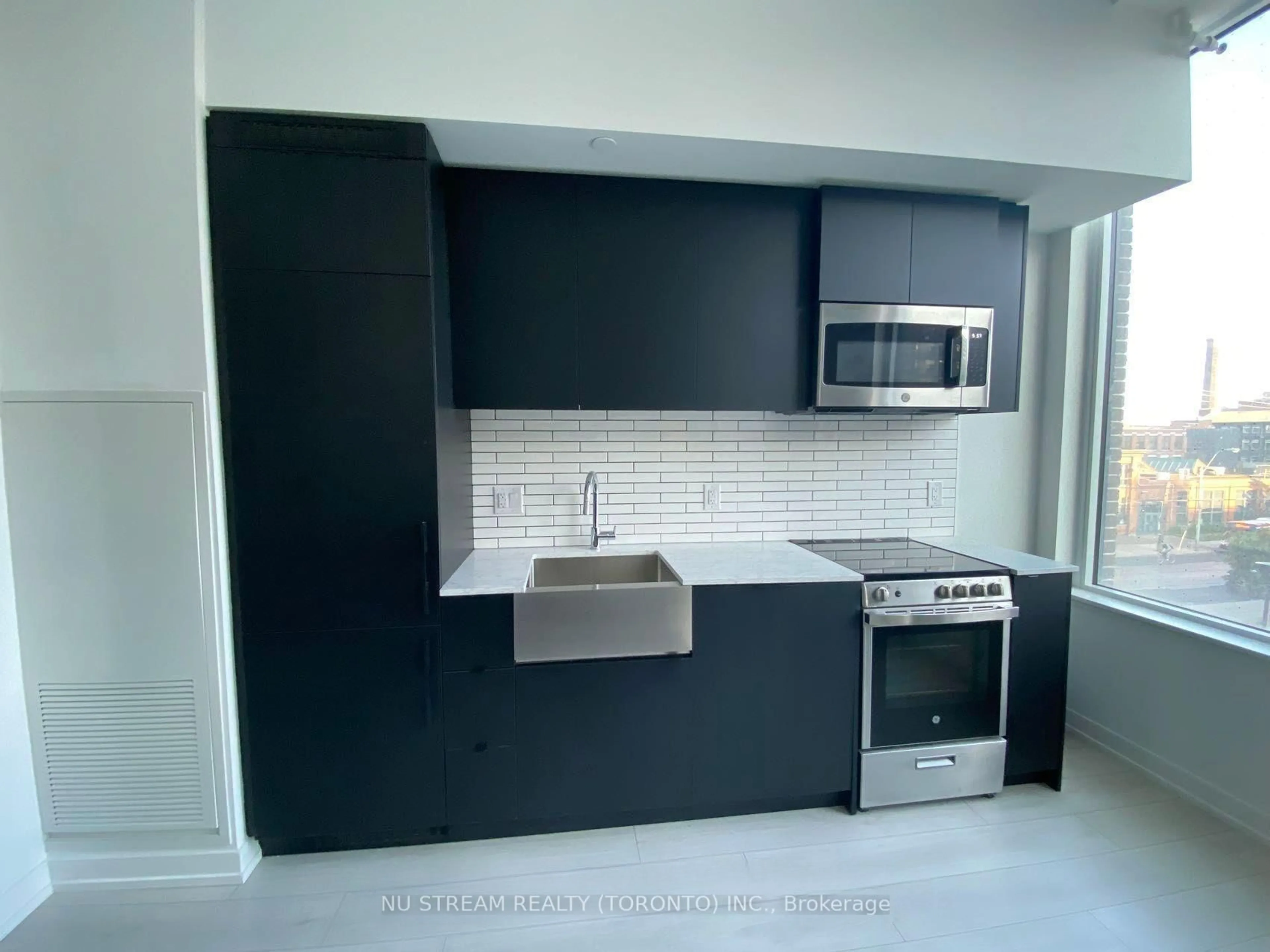 Standard kitchen, unknown for 270 Dufferin St #205, Toronto Ontario M6K 0H8