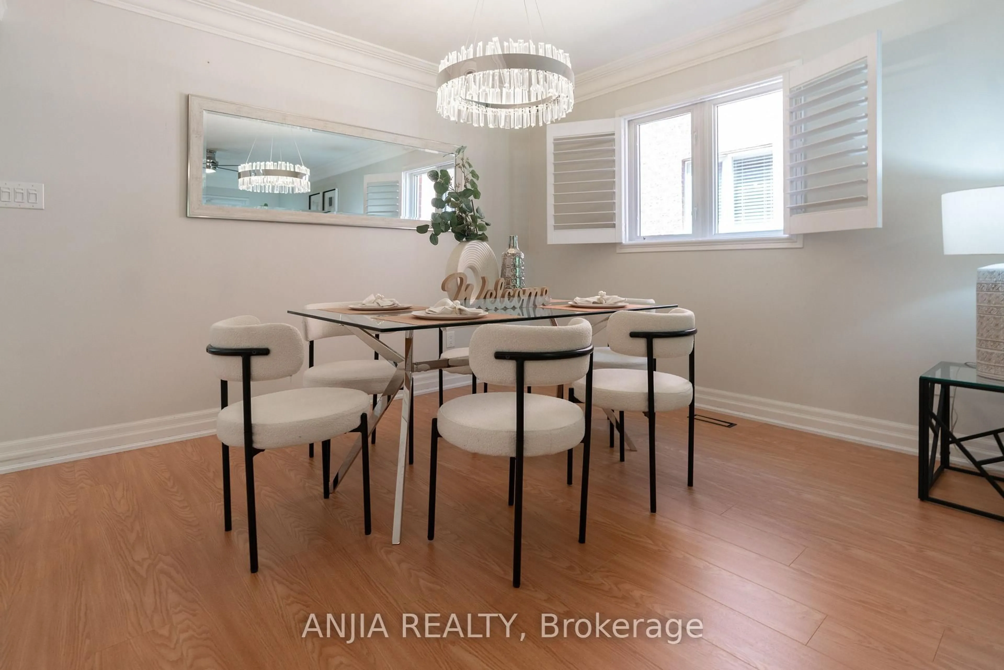 Dining room, wood/laminate floor for 2410 Eden Valley Dr, Oakville Ontario L6H 6L2