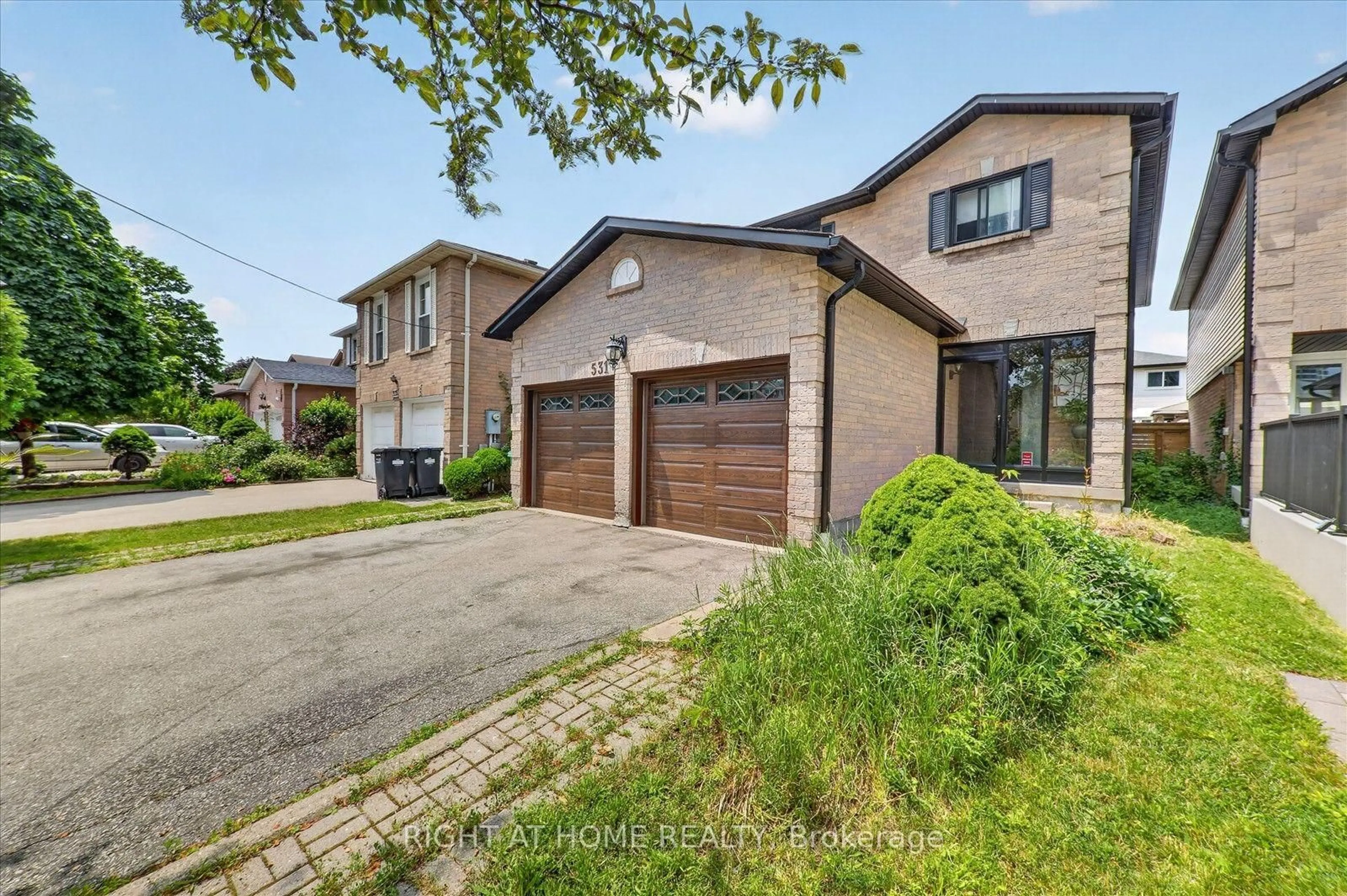 Home with brick exterior material, street for 531 Wallenberg Cres, Mississauga Ontario L5B 3L8