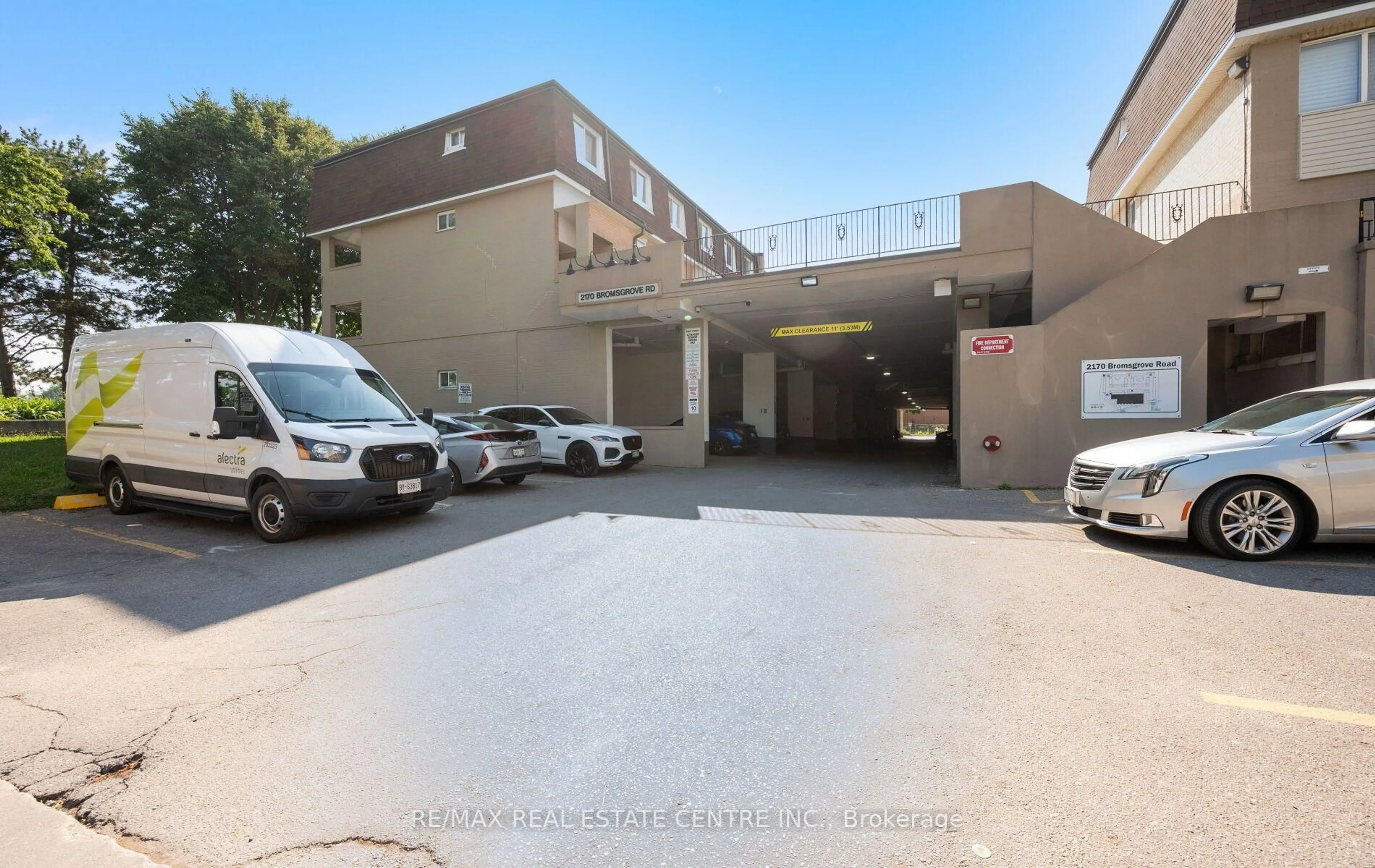 Parking for 2170 Bromsgrove Rd #2, Mississauga Ontario L5J 4J2