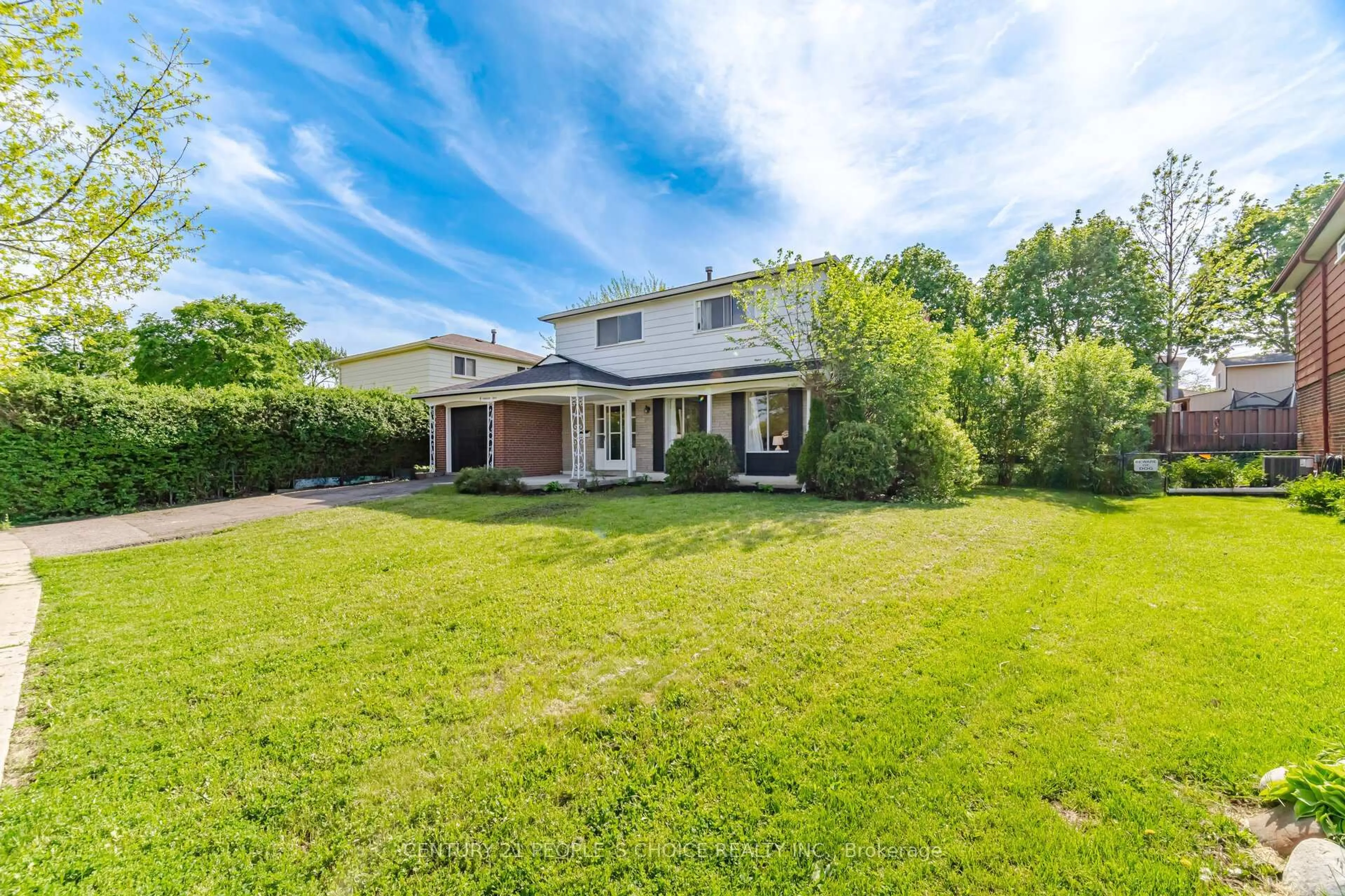 A pic from outside/outdoor area/front of a property/back of a property/a pic from drone, unknown for 4 Furness Cres, Toronto Ontario M9V 3V1