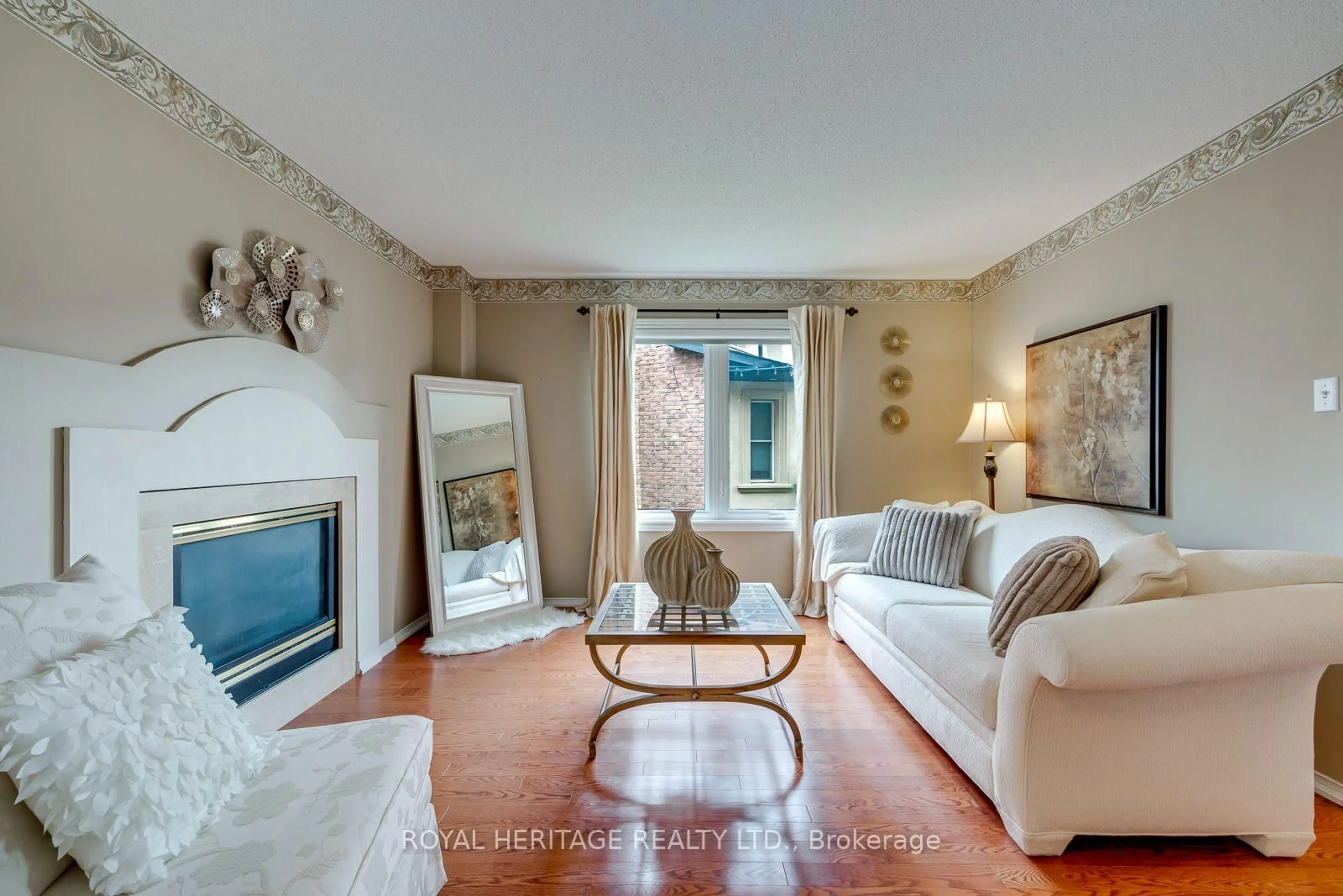 Living room with furniture, unknown for 1451 Ravensmoor Cres, Mississauga Ontario L5M 3L4