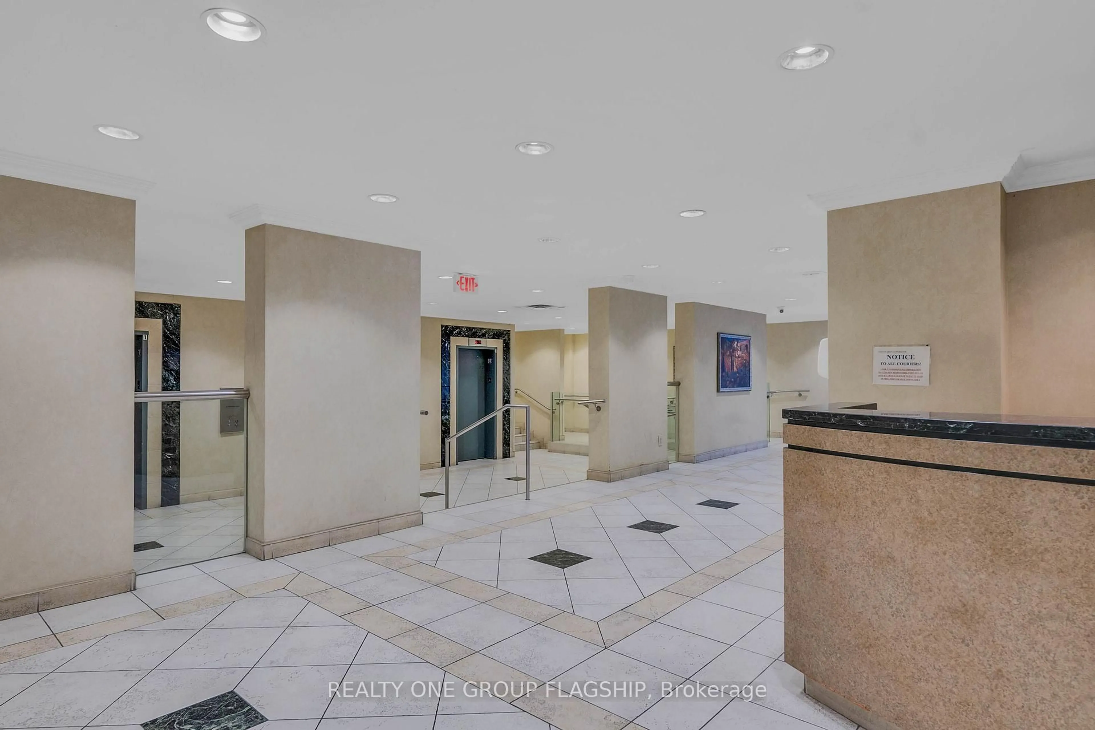 Indoor foyer for 61 Richview Rd #1401, Toronto Ontario M9A 4M8