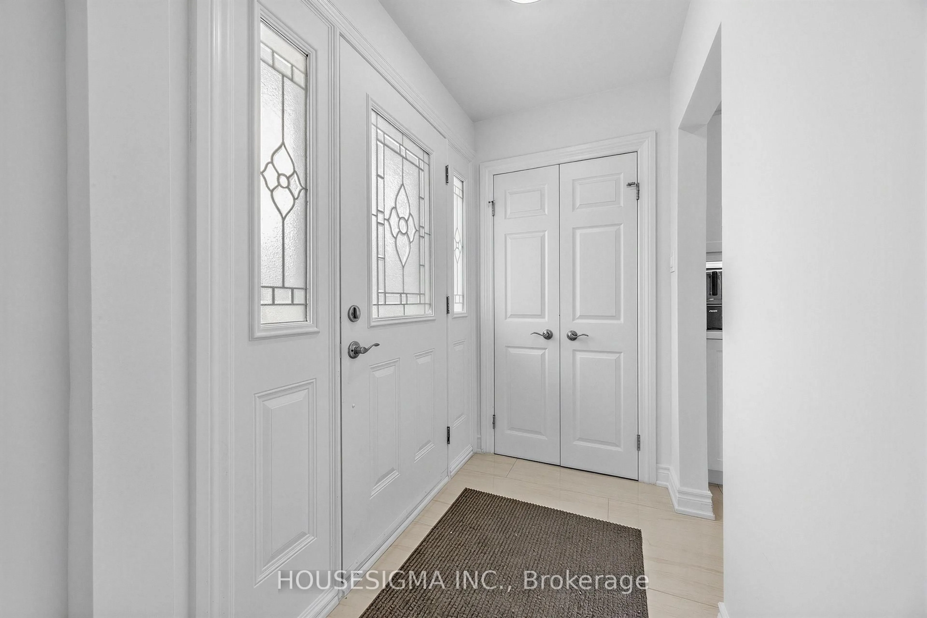 Indoor entryway for 61 Ruthmar Cres, Toronto Ontario M3N 2C6