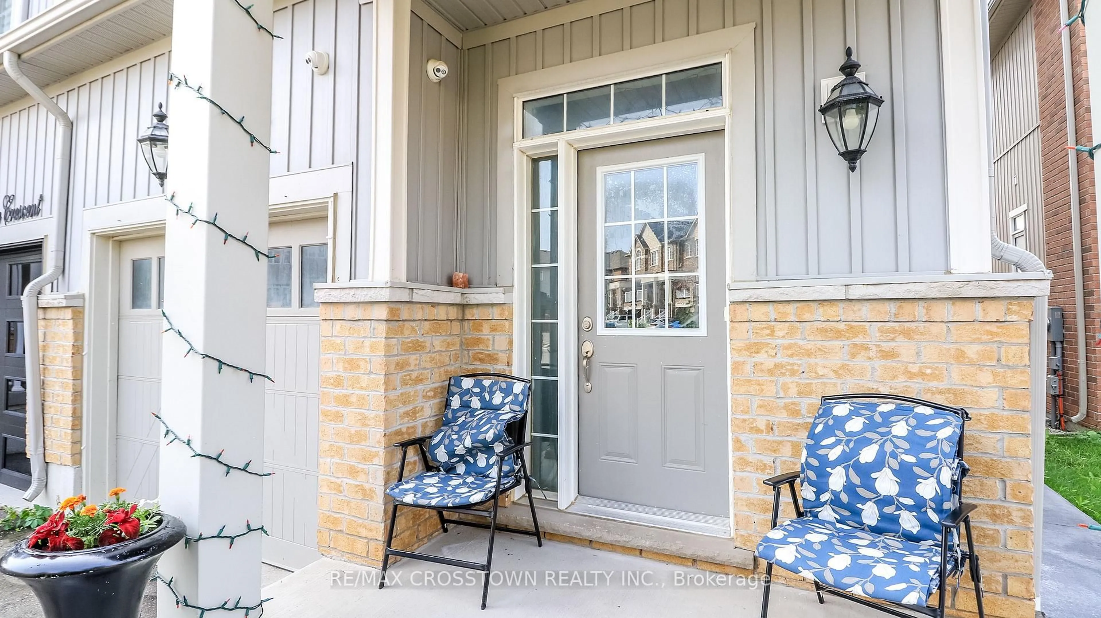 Indoor entryway for 172 Parkinson Cres #6, Orangeville Ontario L0L 2N0