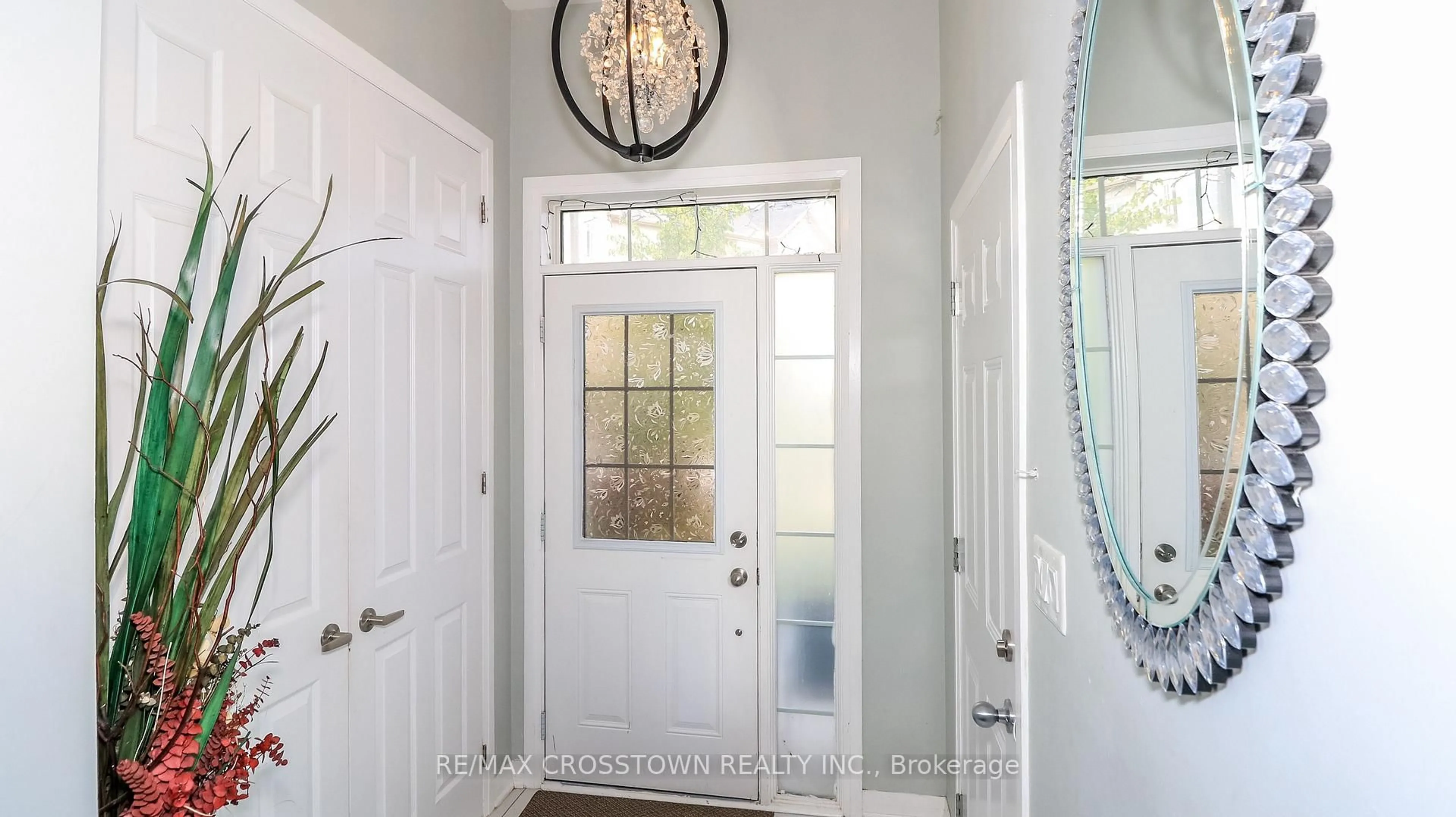Indoor entryway for 172 Parkinson Cres #6, Orangeville Ontario L0L 2N0
