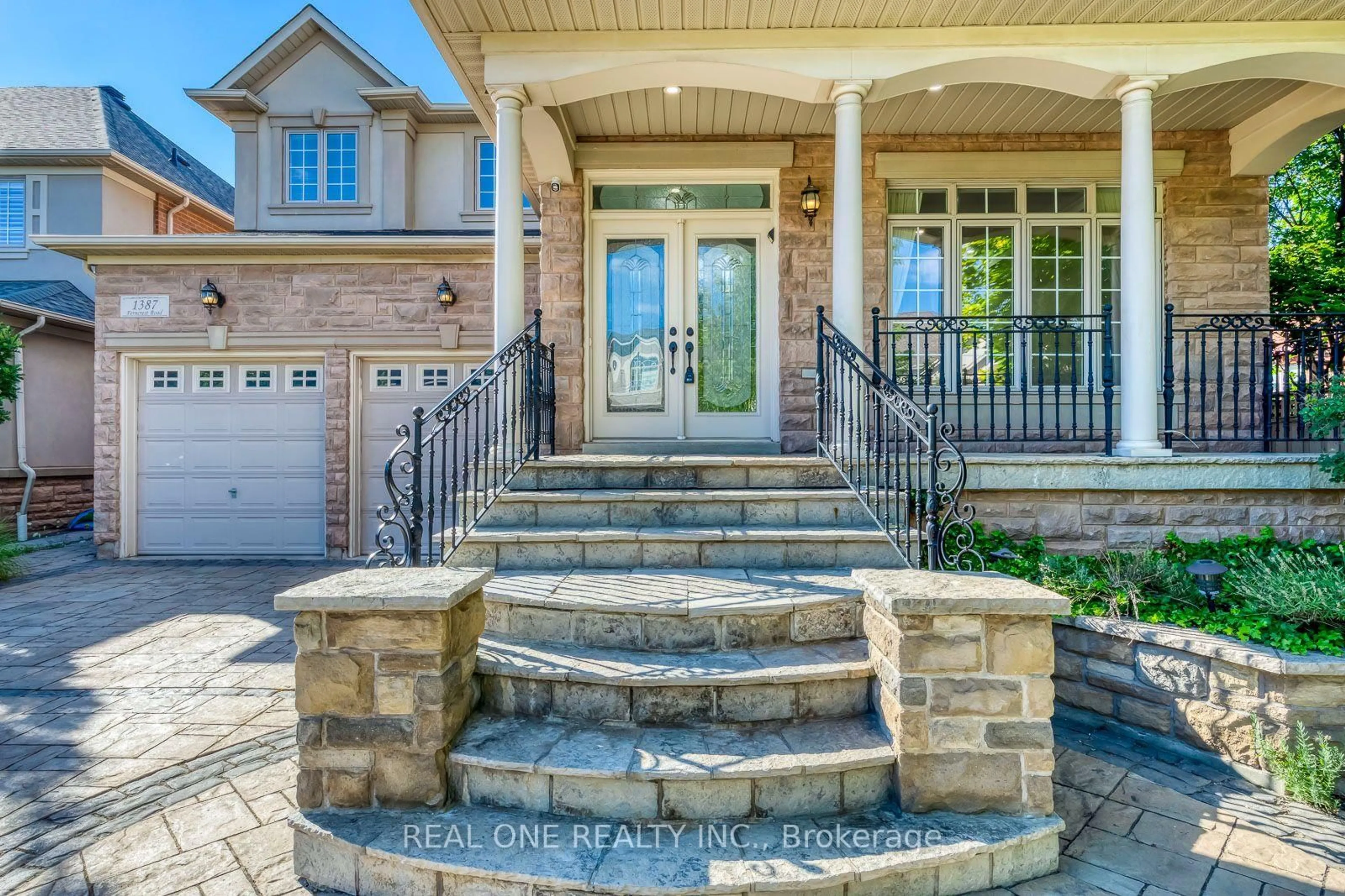 Unknown for 1387 Ferncrest Rd, Oakville Ontario L6H 7W2