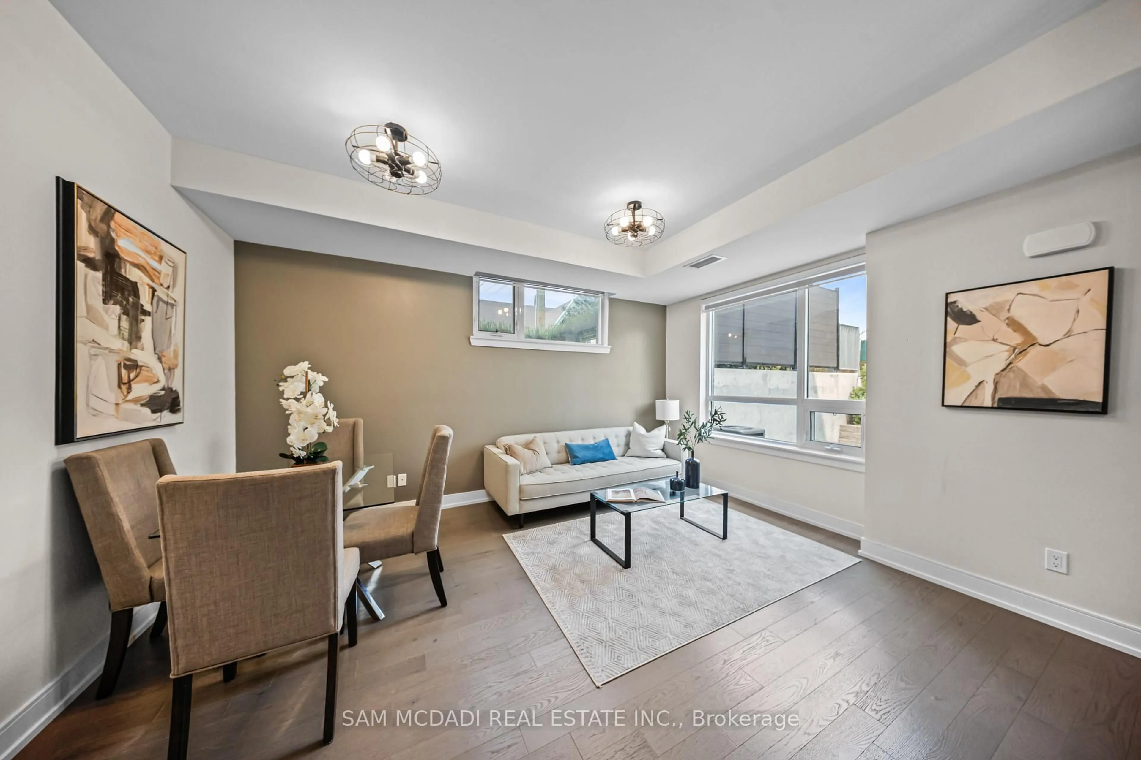Living room with furniture, unknown for 670 Atwater Ave #1, Mississauga Ontario L5G 0B6