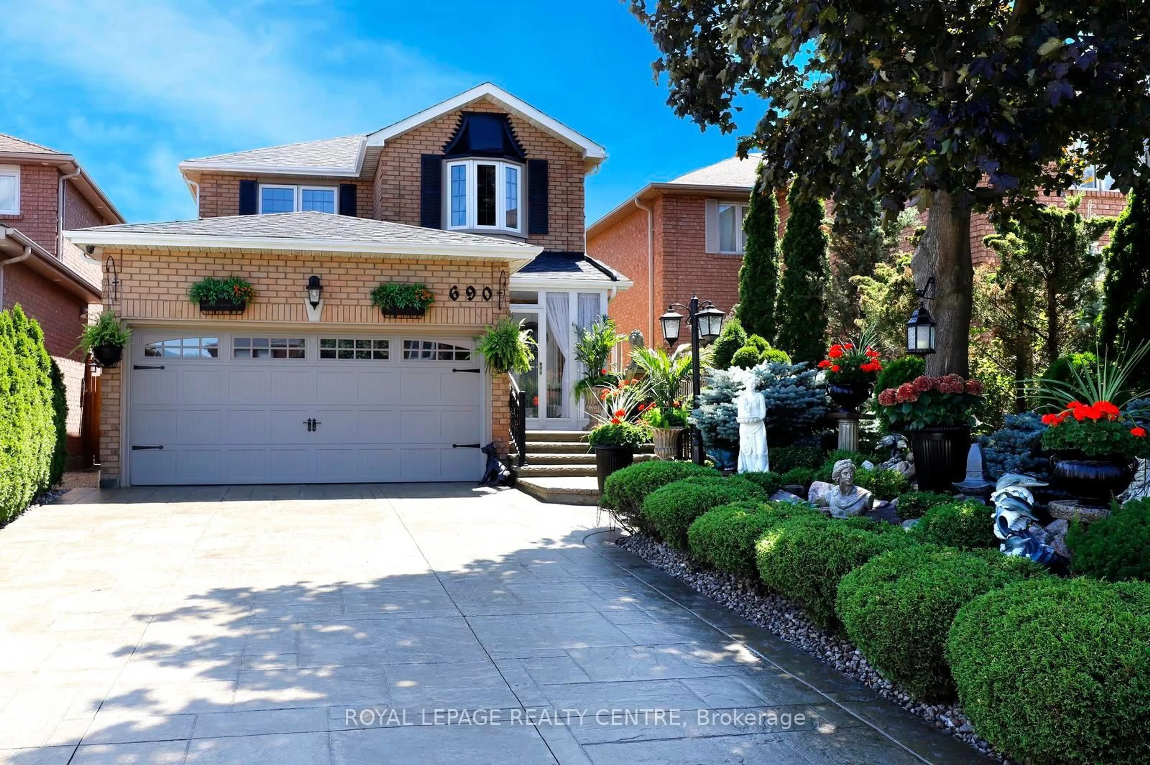 Home with brick exterior material, street for 690 Ashprior Ave, Mississauga Ontario L5R 3N8