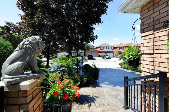 690 Ashprior Ave, Mississauga 5