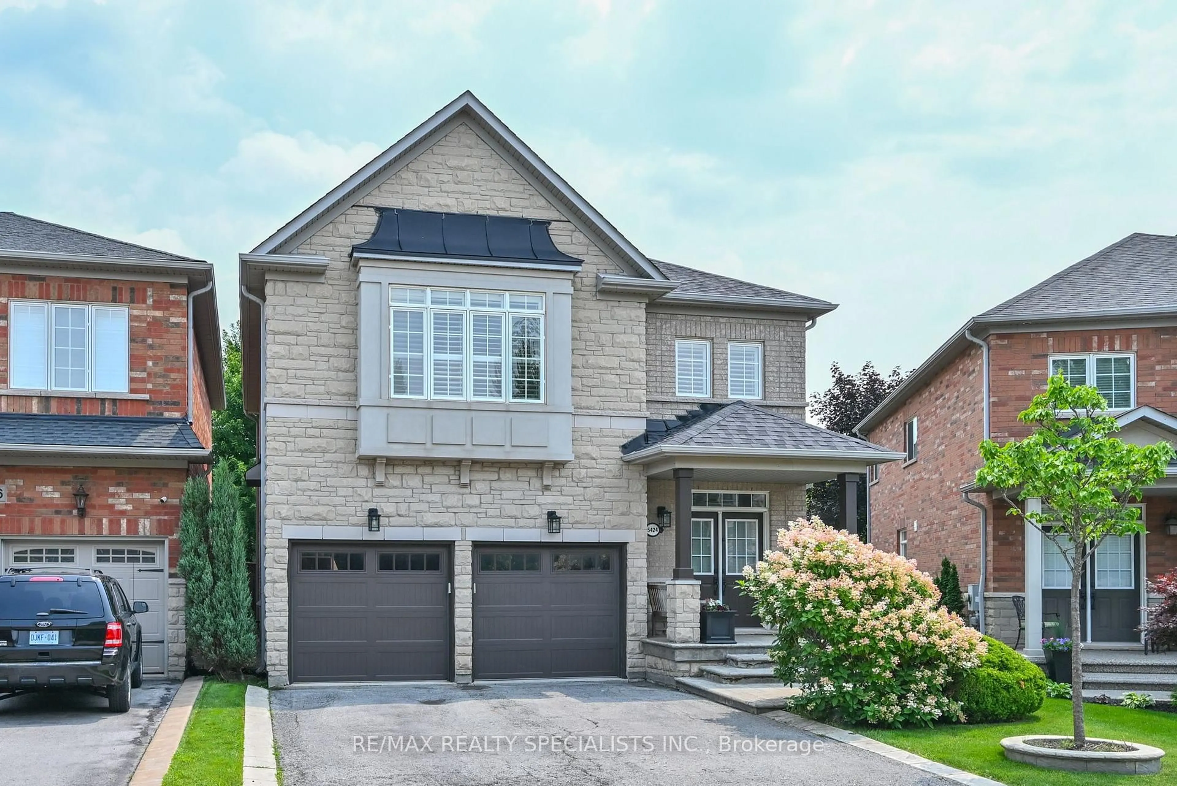 Home with brick exterior material, street for 5424 Greer Dr, Burlington Ontario L7L 7M7