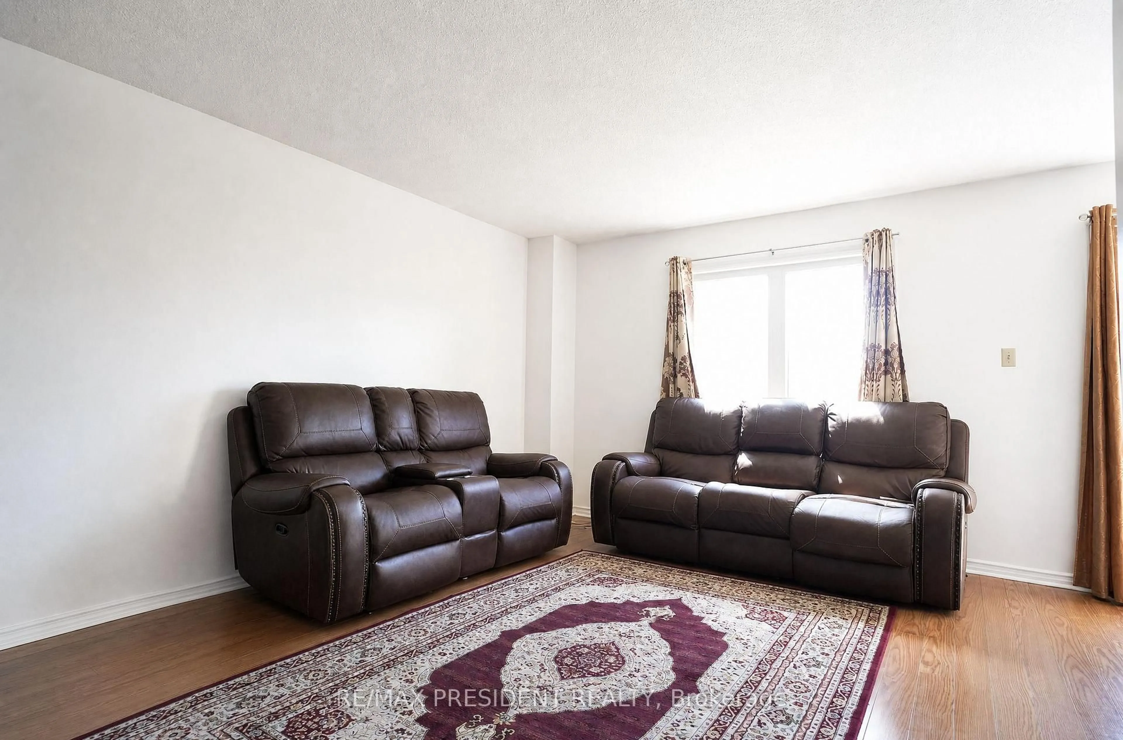 Living room with furniture, unknown for 29 Norbrook Cres, Toronto Ontario M9V 4P7