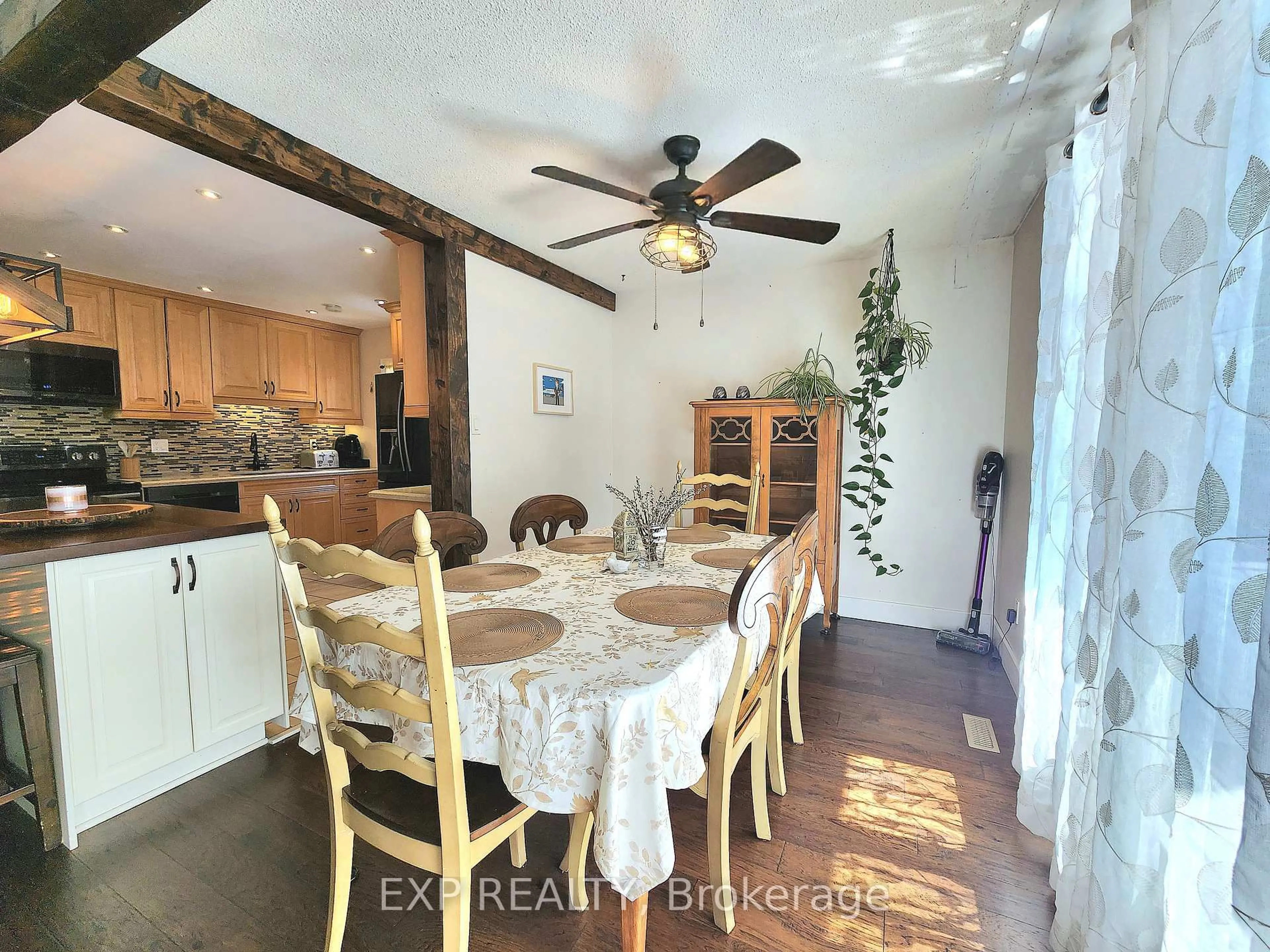 Dining room, unknown for 2832 Windwood Dr, Mississauga Ontario L5N 1W7