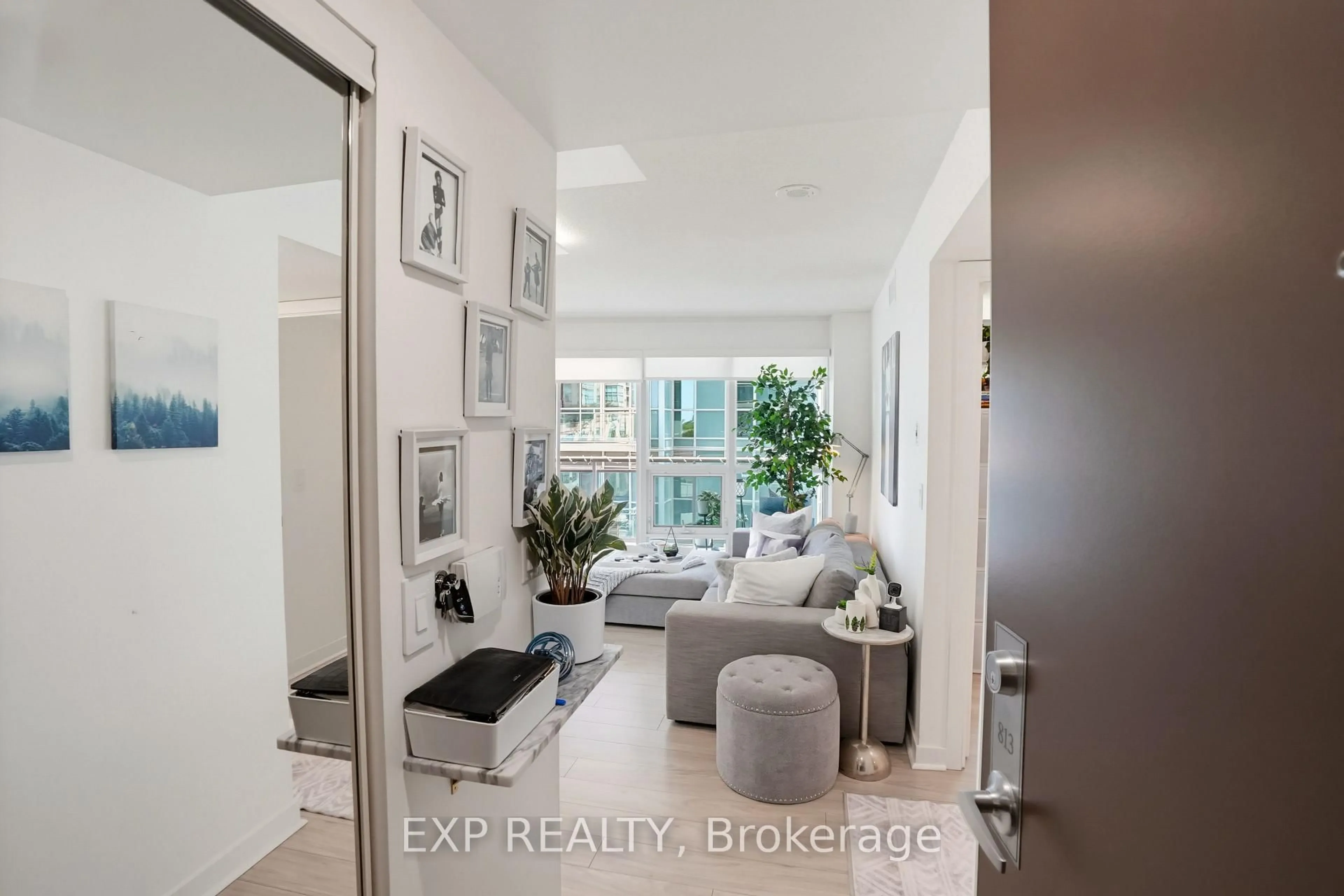 Indoor entryway for 155 Legion Rd #813, Toronto Ontario M8Y 0A7