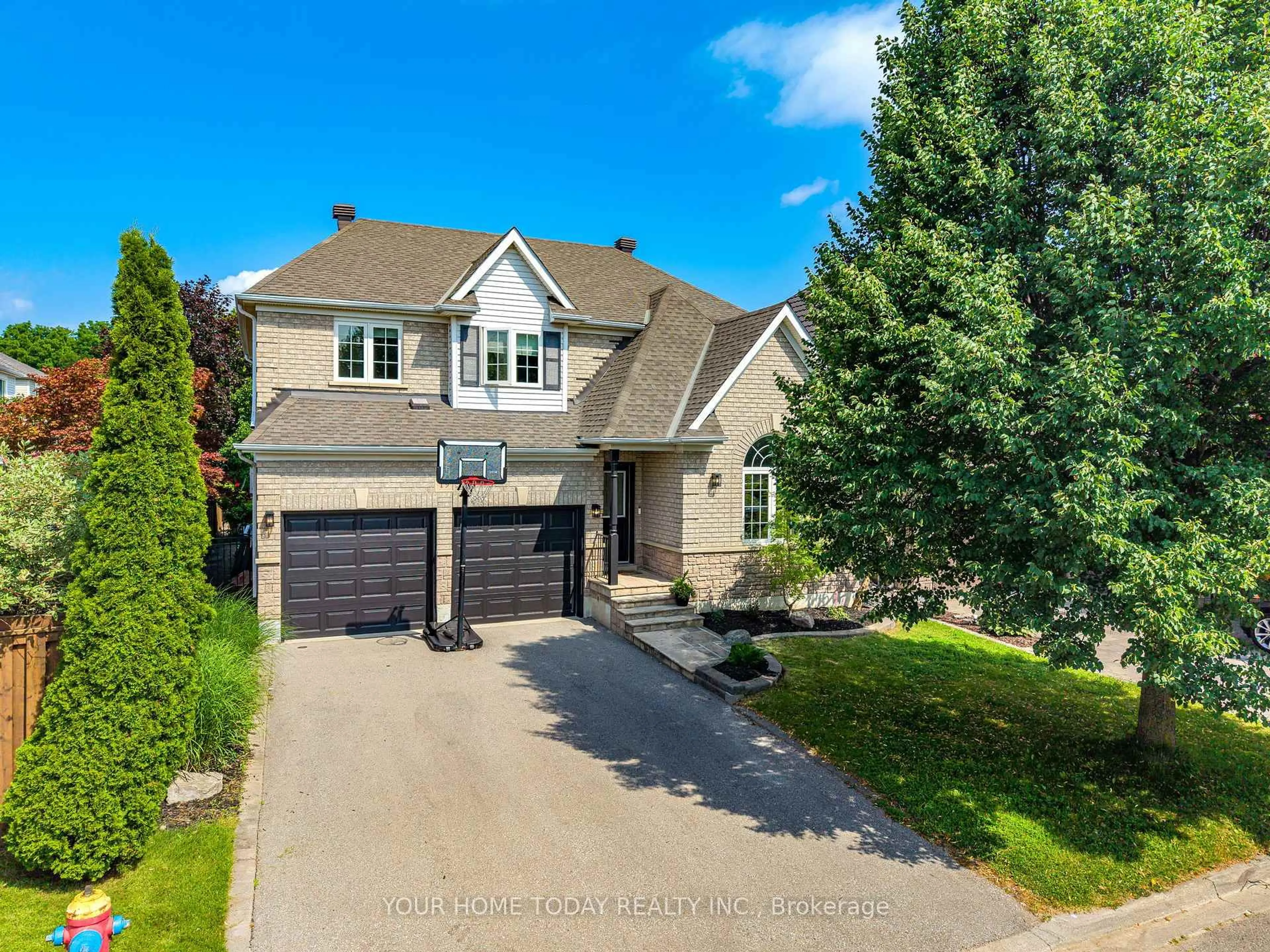 A pic from outside/outdoor area/front of a property/back of a property/a pic from drone, street for 19 McNally St, Halton Hills Ontario L7G 6B7