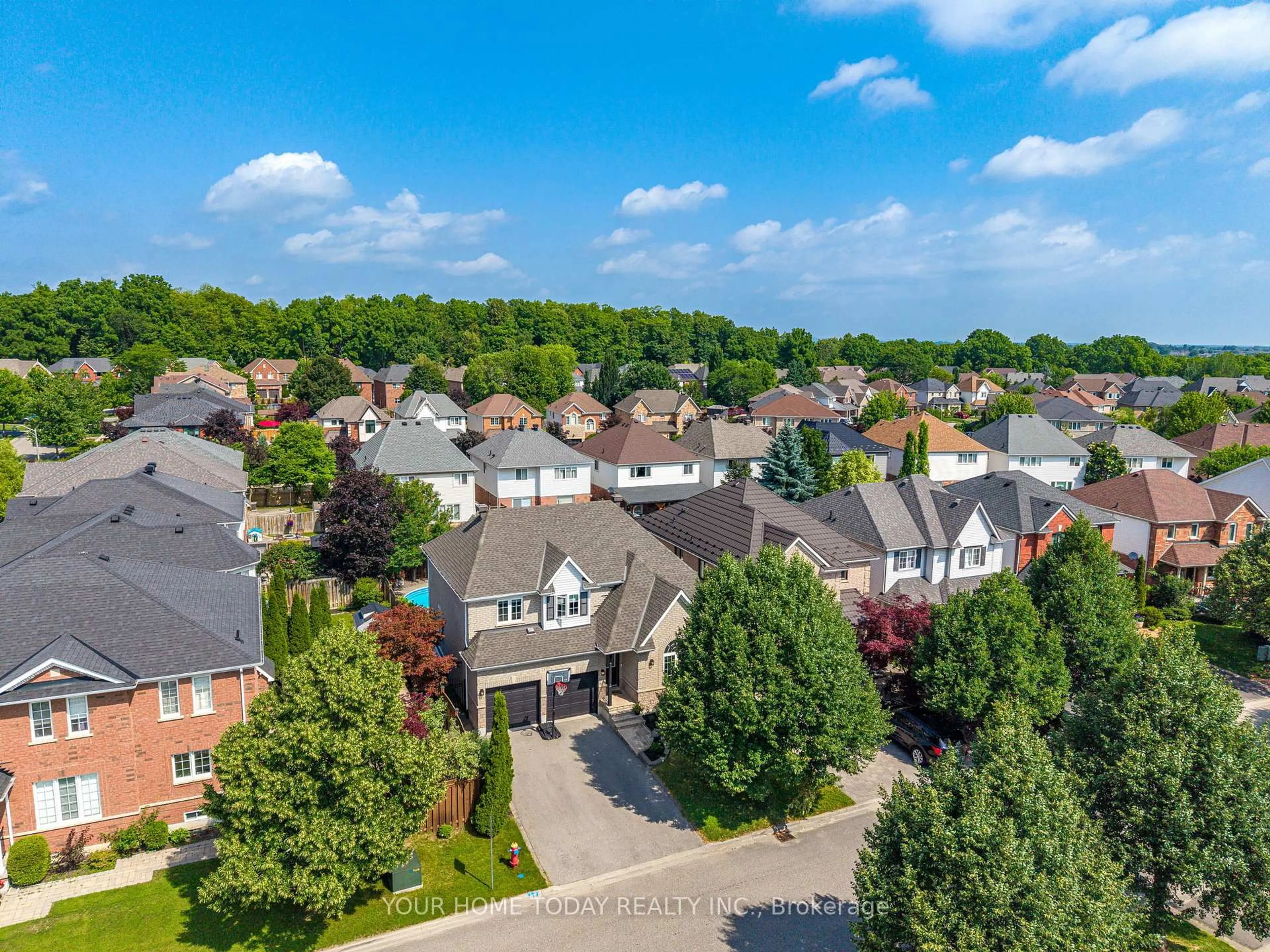 A pic from outside/outdoor area/front of a property/back of a property/a pic from drone, city buildings view from balcony for 19 McNally St, Halton Hills Ontario L7G 6B7