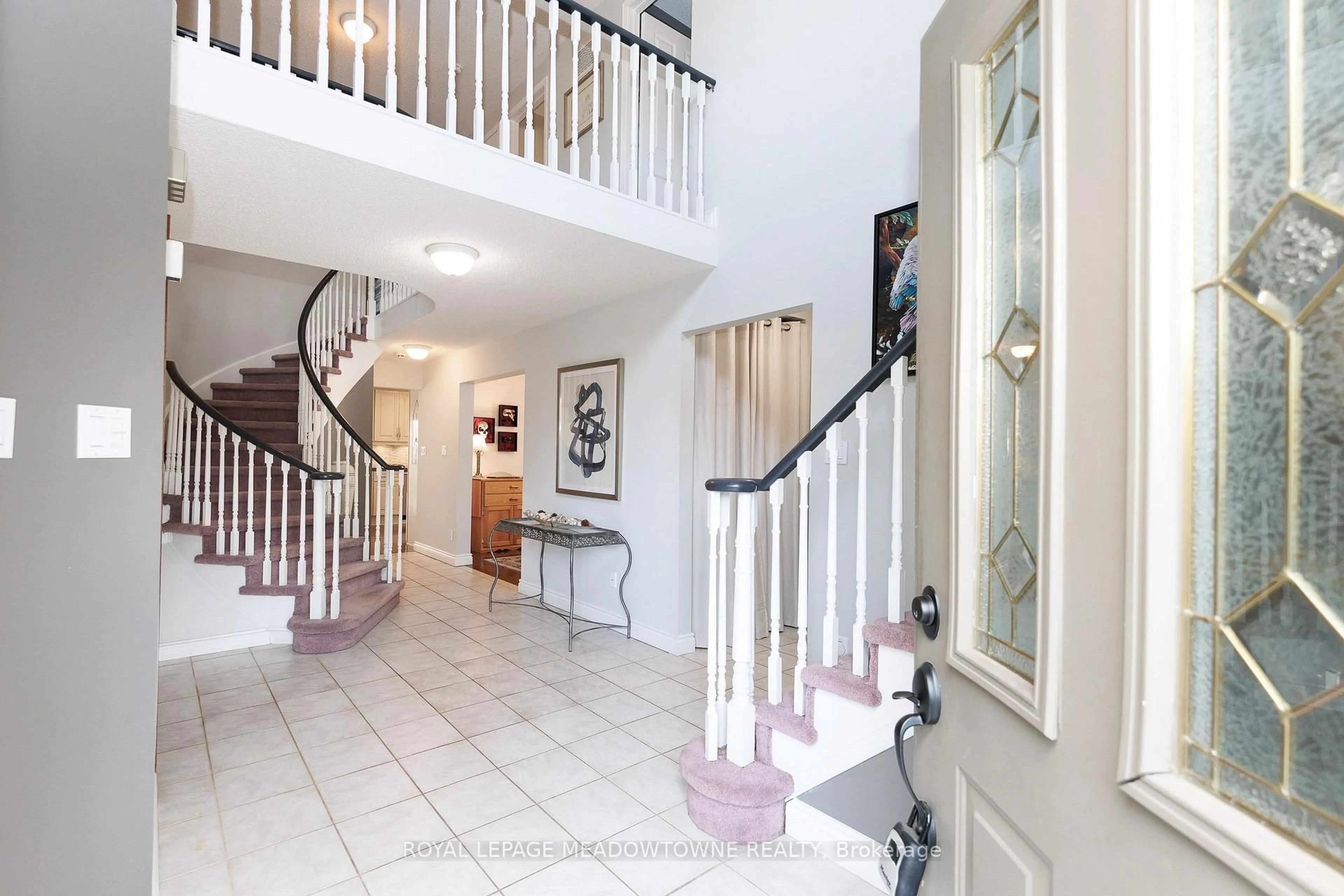 Indoor foyer for 38 Mckillop Crt, Brampton Ontario L6Y 3J2