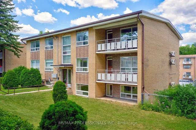 50 Waniska Ave, Toronto 5