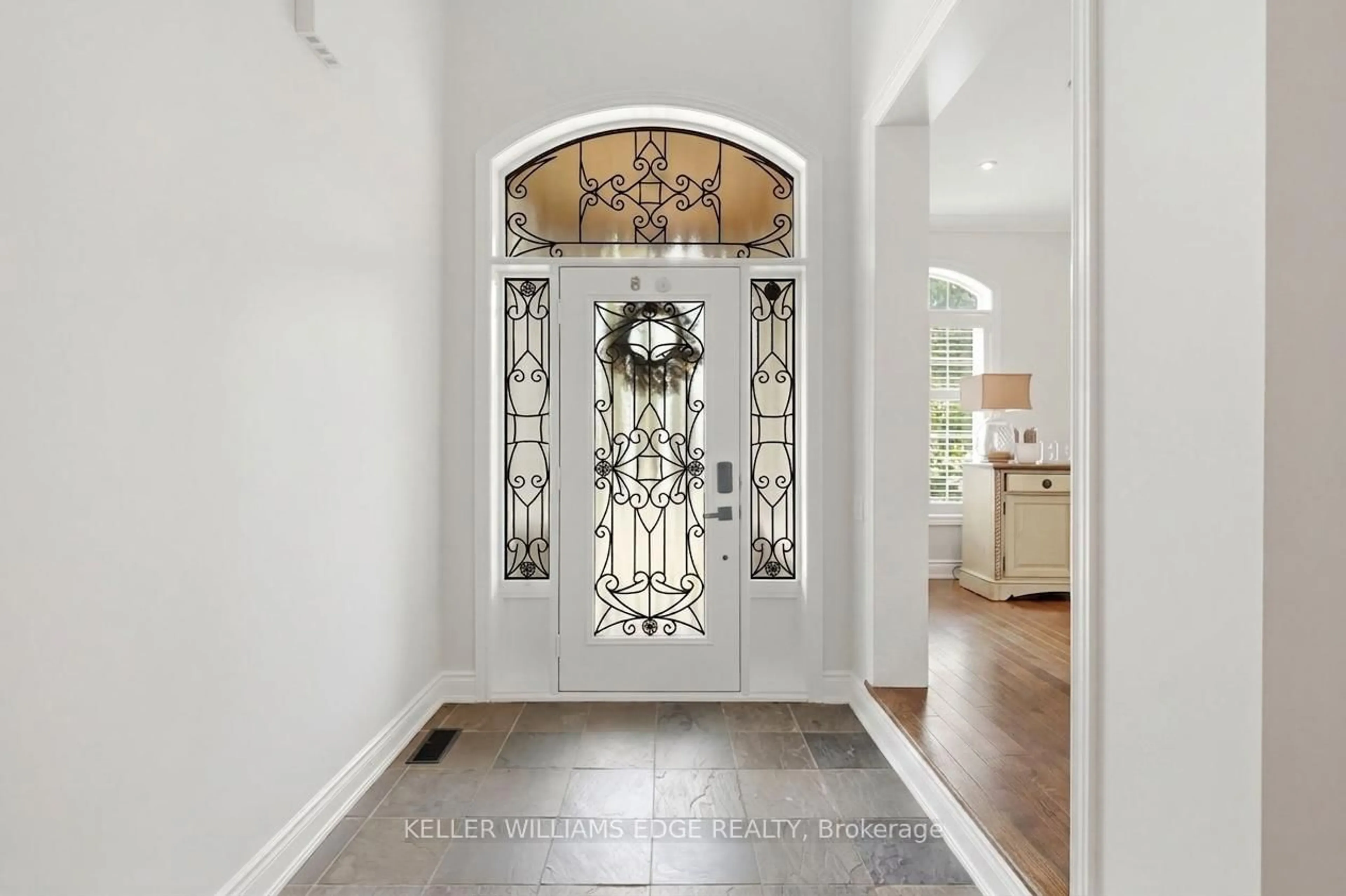 Indoor entryway for 3256 Raspberry Bush Tr, Oakville Ontario L6L 6V6