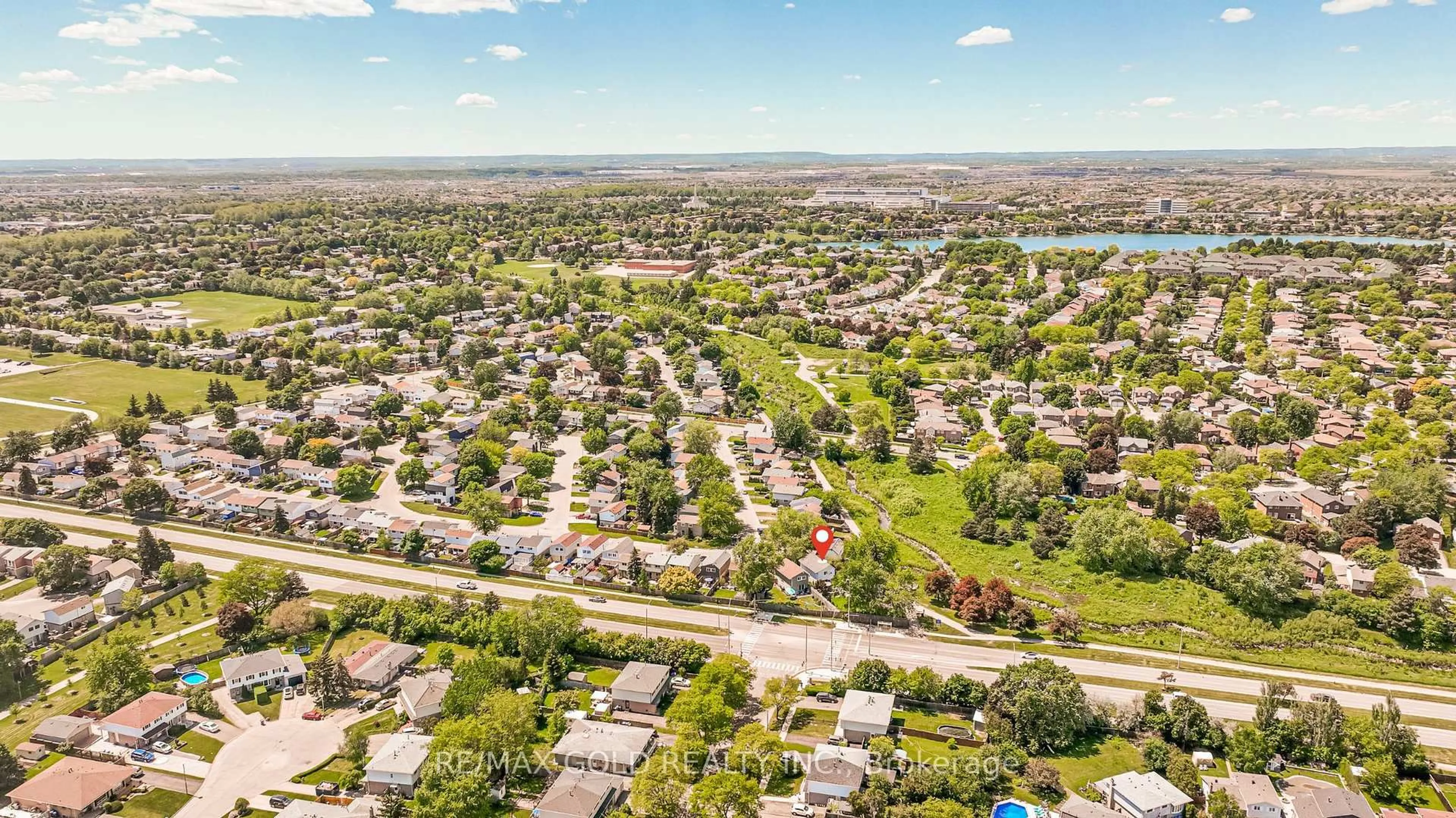 A pic from outside/outdoor area/front of a property/back of a property/a pic from drone, street for 15 Jackman Dr, Brampton Ontario L6S 2L7