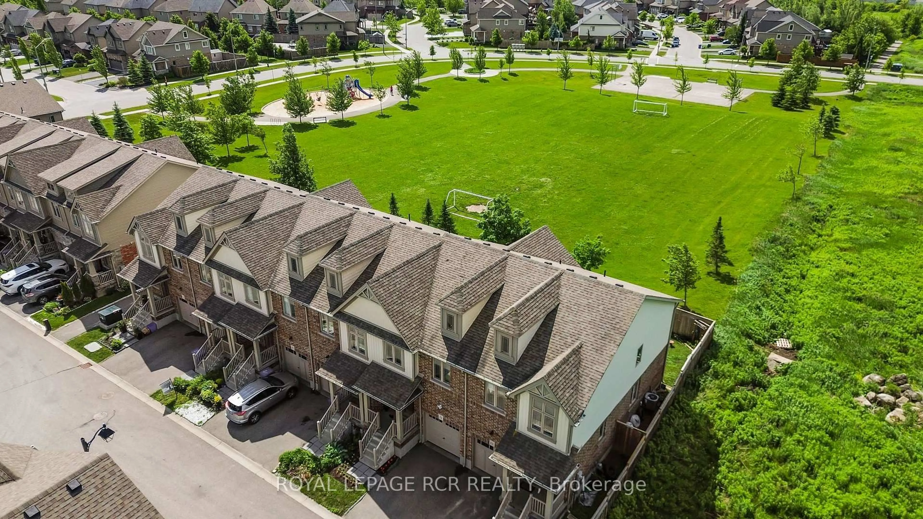 A pic from outside/outdoor area/front of a property/back of a property/a pic from drone, street for 124 Parkinson Cres #10, Orangeville Ontario L9W 6X3