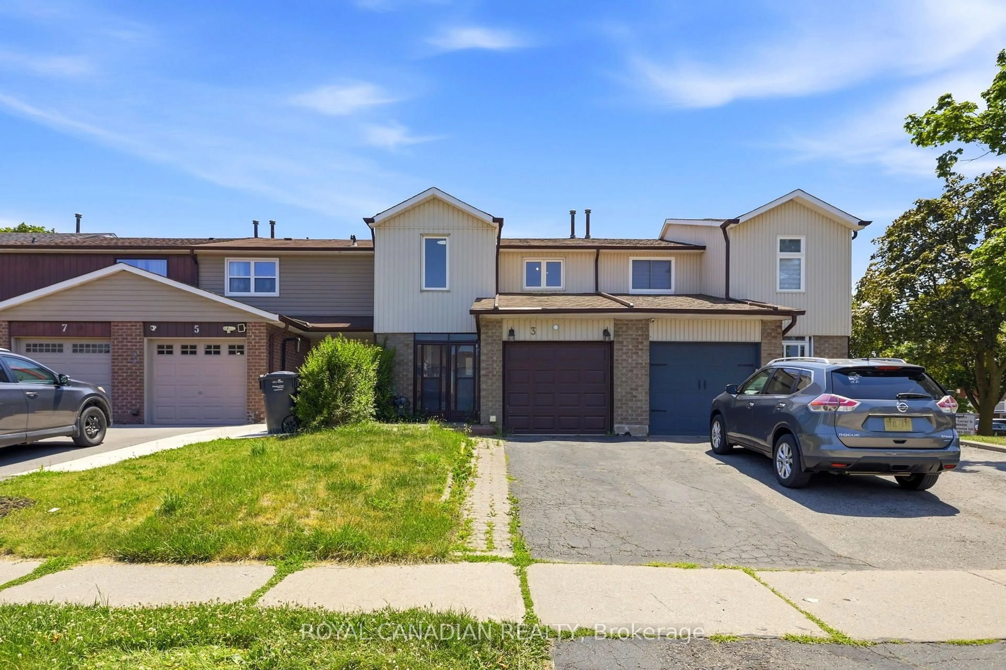 A pic from outside/outdoor area/front of a property/back of a property/a pic from drone, street for 3 Gilmore Dr, Brampton Ontario L6V 3K3