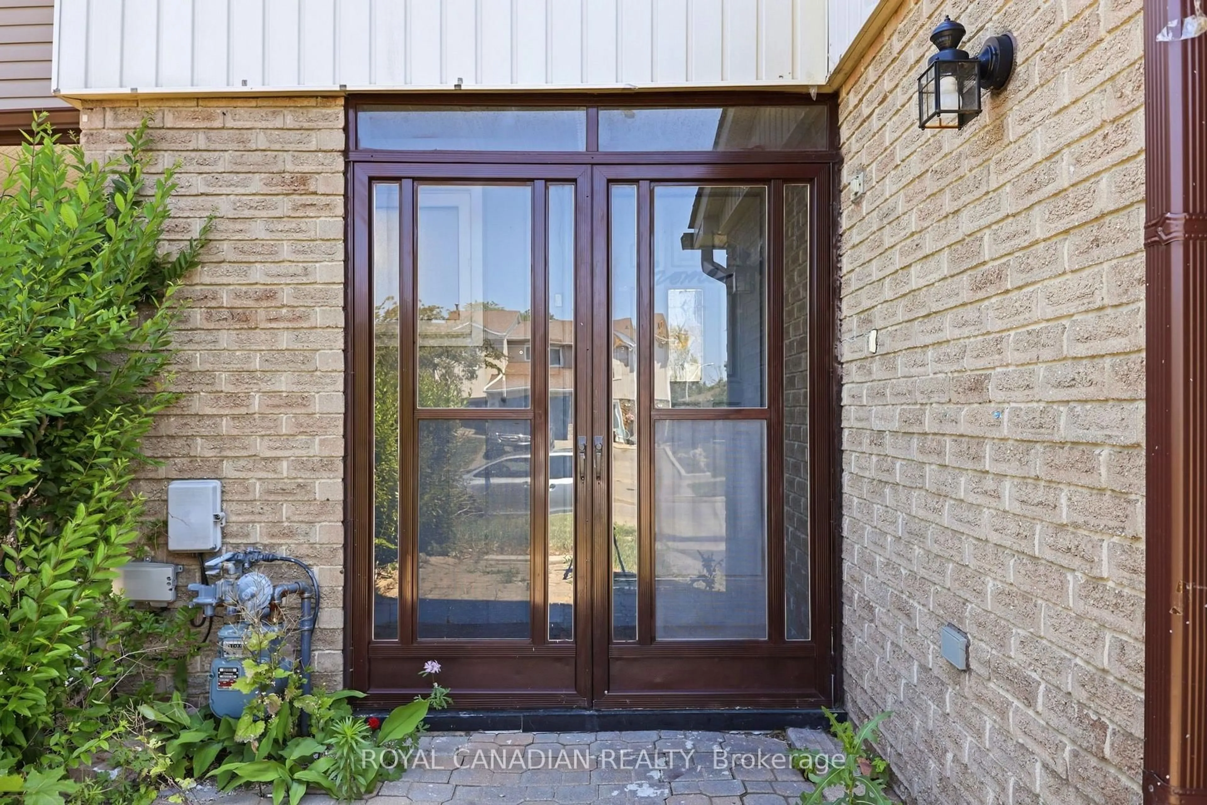 Indoor entryway for 3 Gilmore Dr, Brampton Ontario L6V 3K3