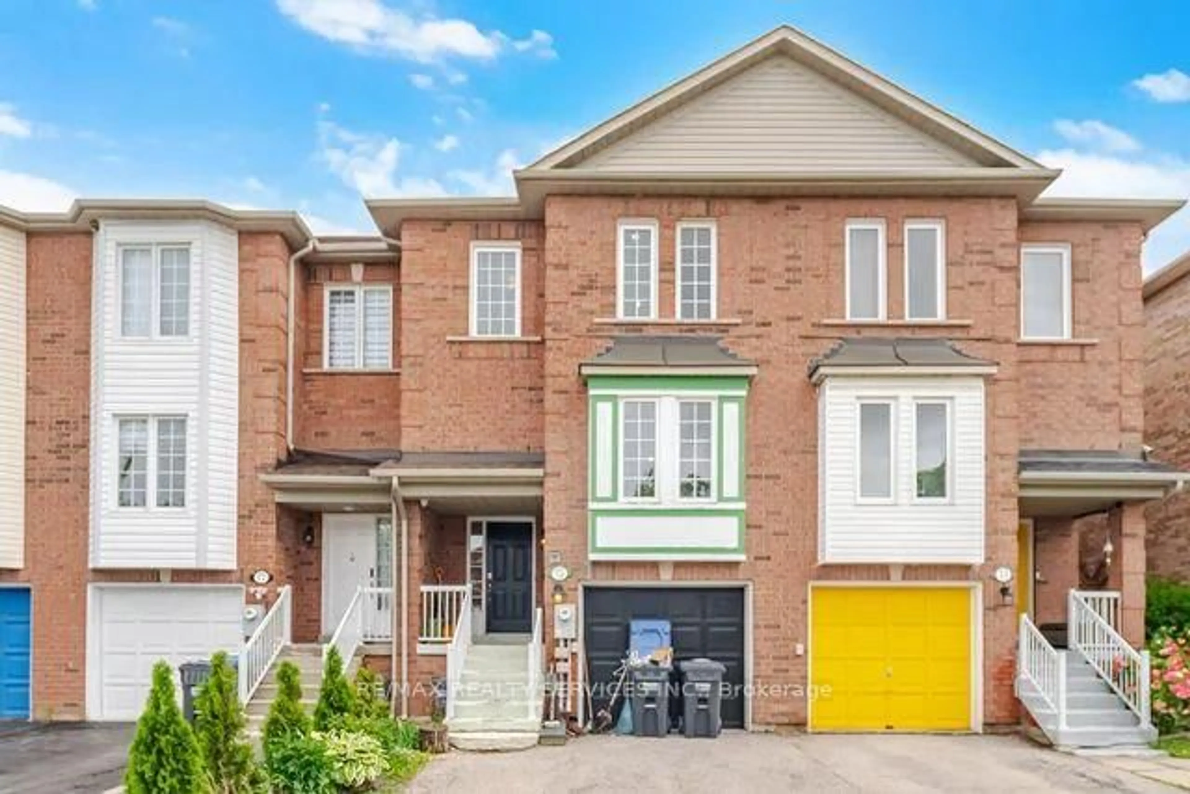 Home with brick exterior material, street for 75 Wilmont Crt, Brampton Ontario L6X 4Z7