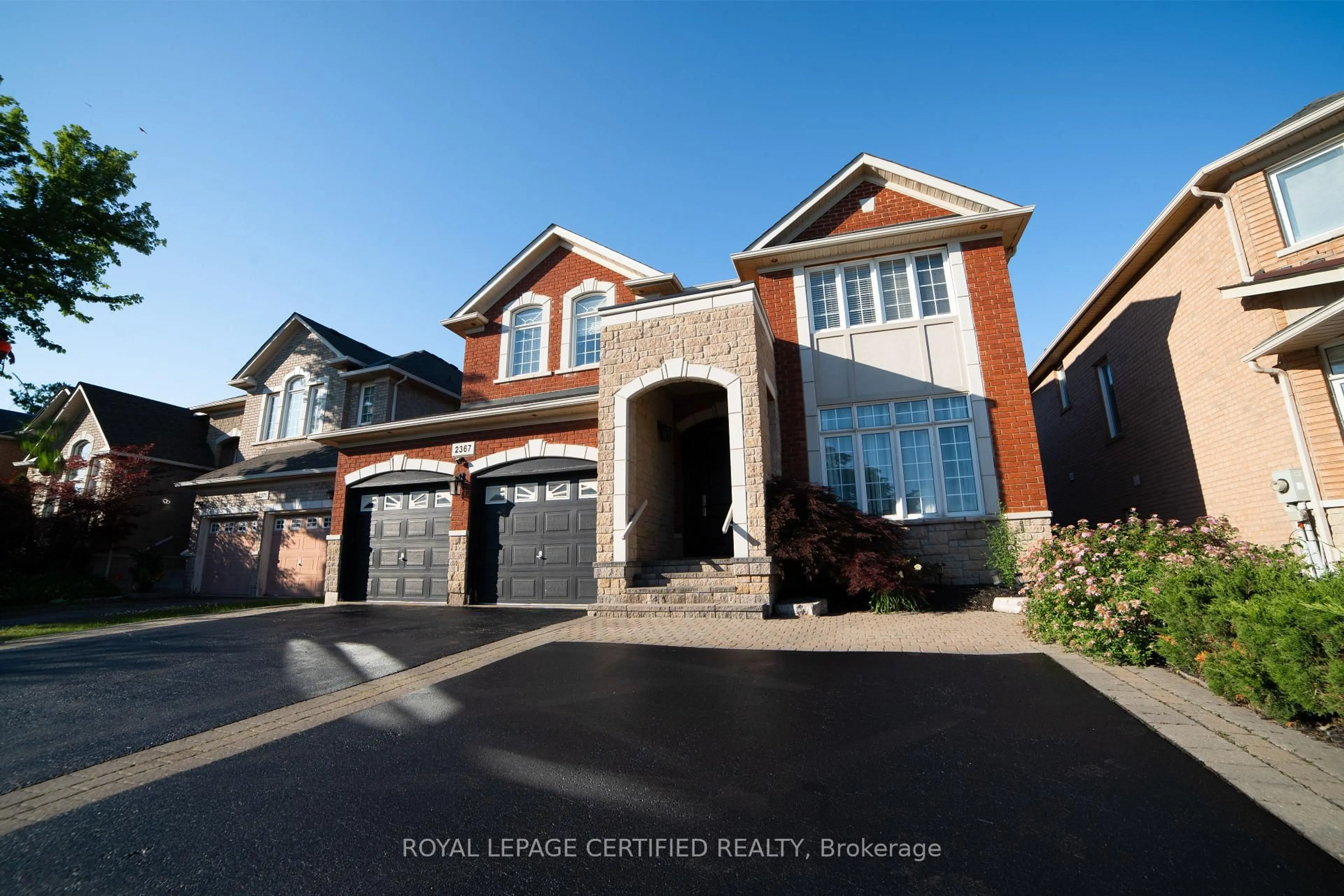 Home with brick exterior material, street for 2367 Eighth Line, Oakville Ontario L6H 7L7