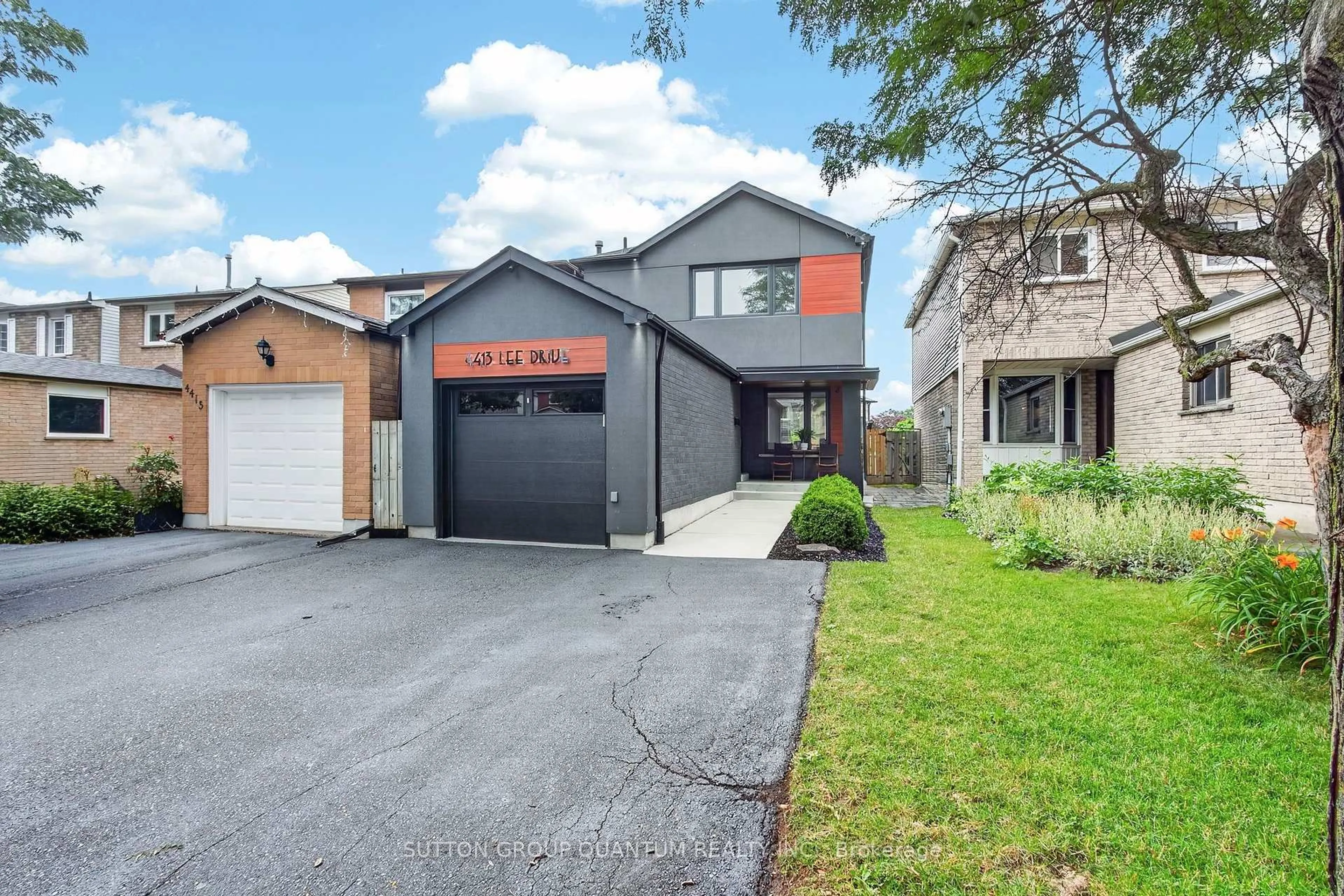 Home with brick exterior material, street for 4413 Lee Dr, Mississauga Ontario L4W 4A9