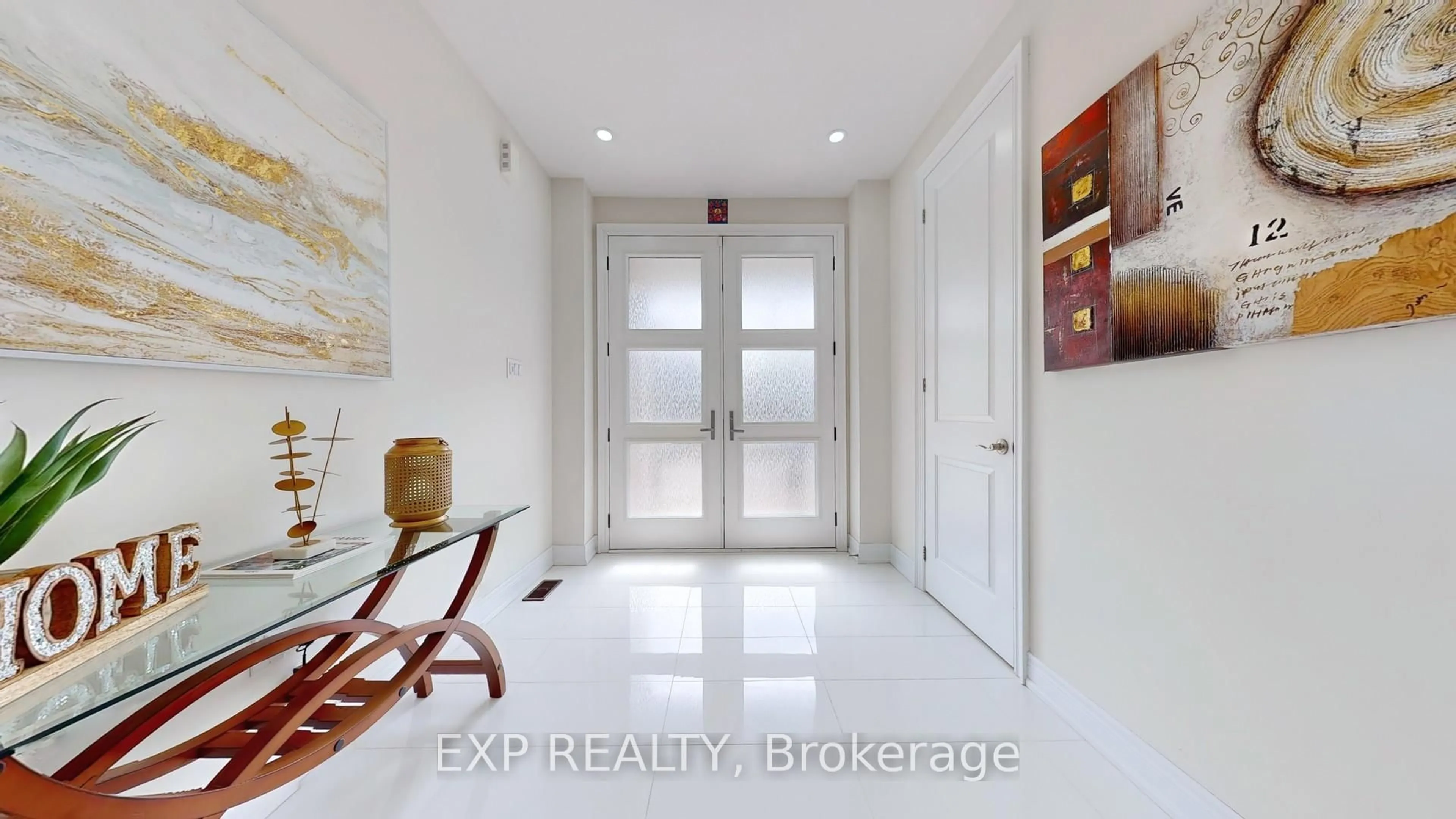 Indoor entryway for 15 Frost St, Brampton Ontario L6X 5P5