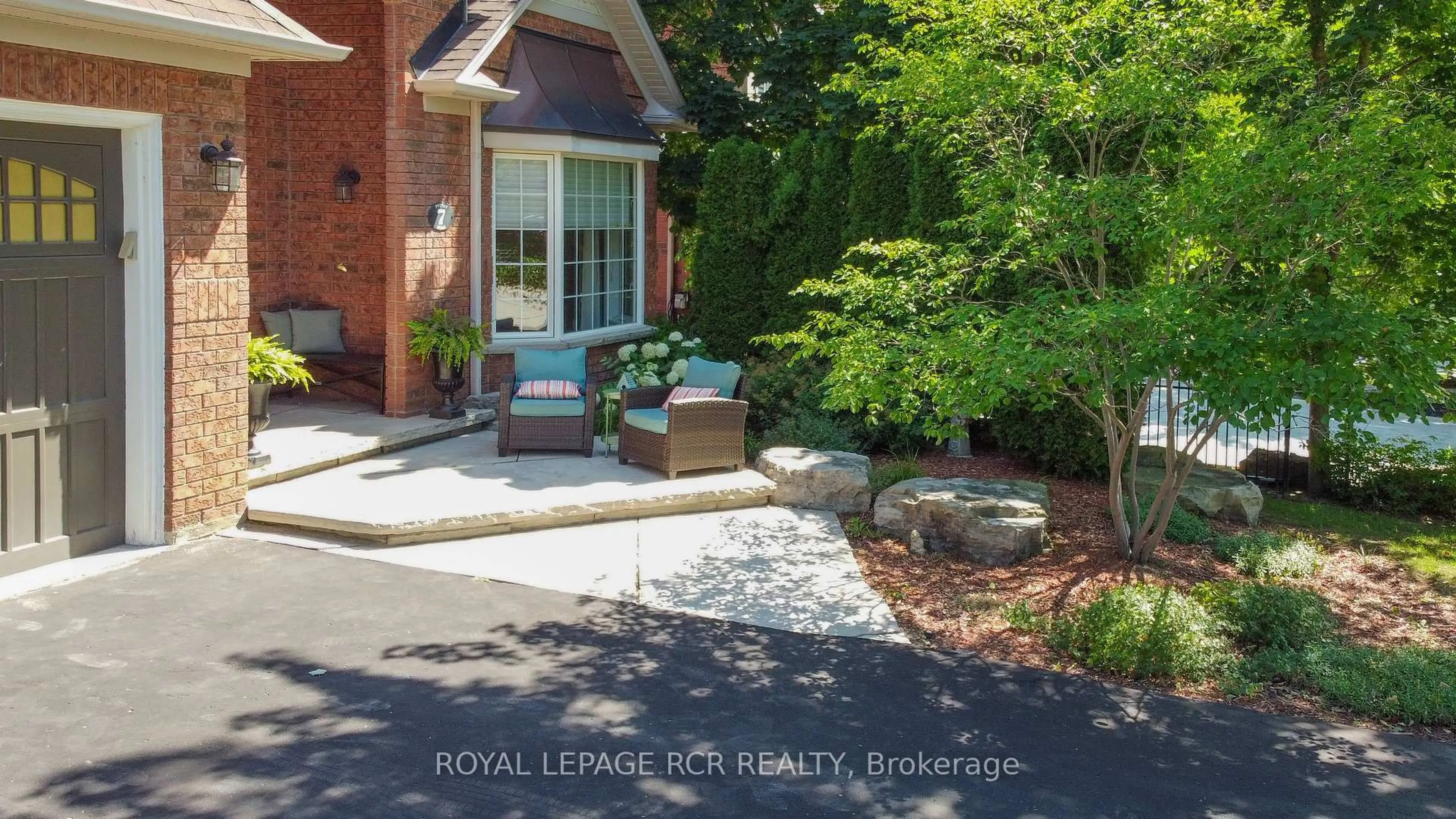Patio, street for 7 Putney Rd, Caledon Ontario L7C 1R4