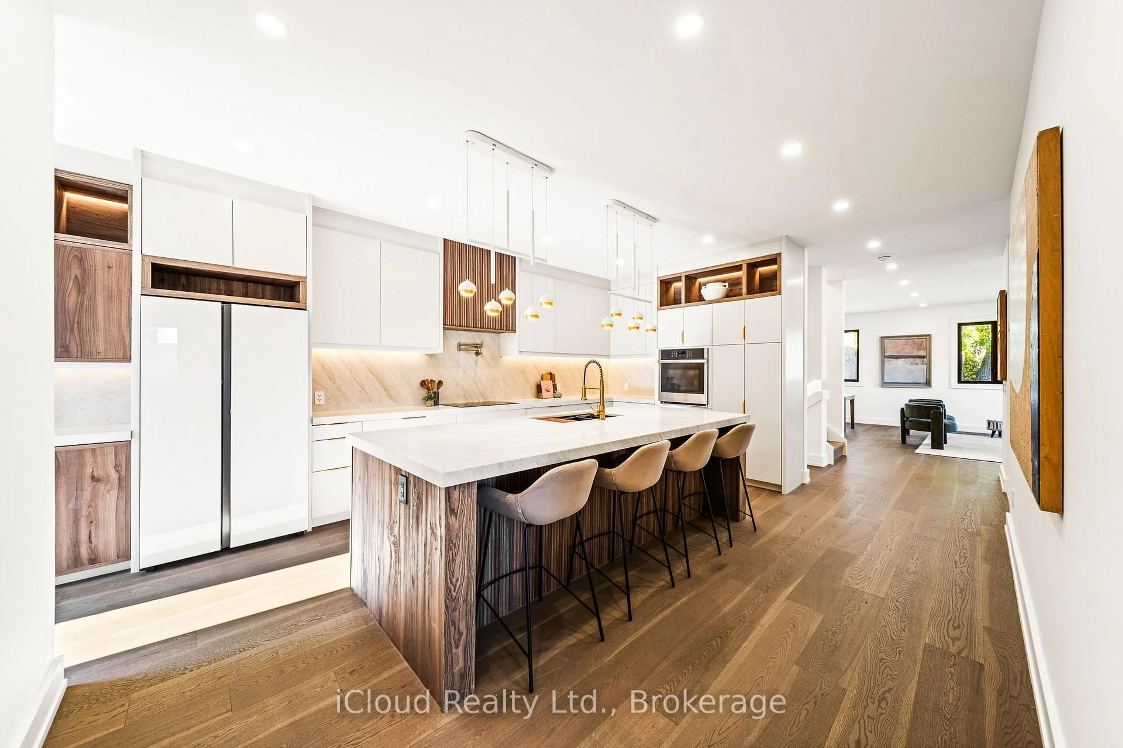 Contemporary kitchen, wood/laminate floor for 1140 Ogden Ave, Mississauga Ontario L5E 2G9