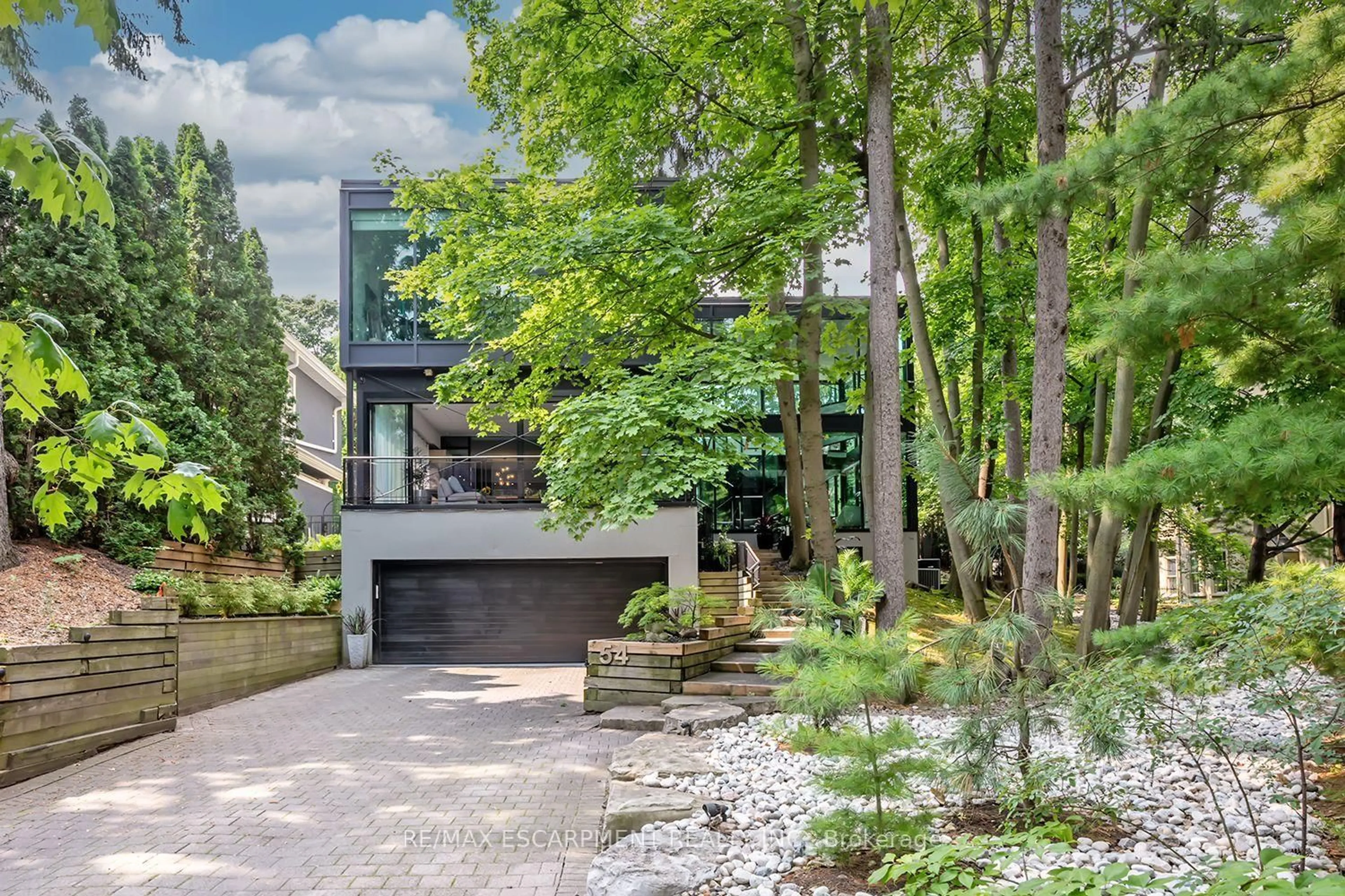 Home with brick exterior material, street for 54 RAYMAR Pl, Oakville Ontario L6J 6M1
