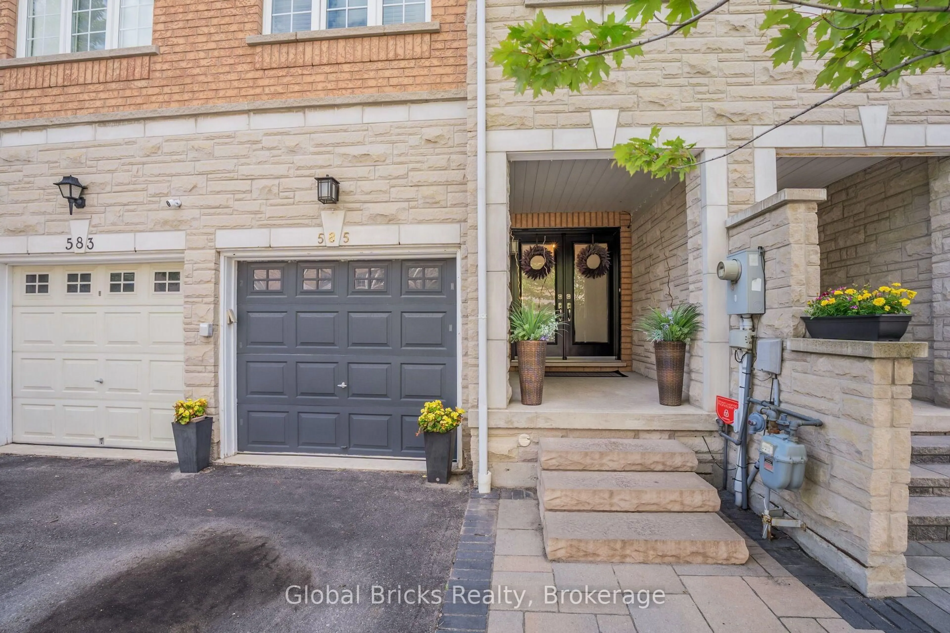 Unknown for 585 Candlestick Circ, Mississauga Ontario L4Z 0B3