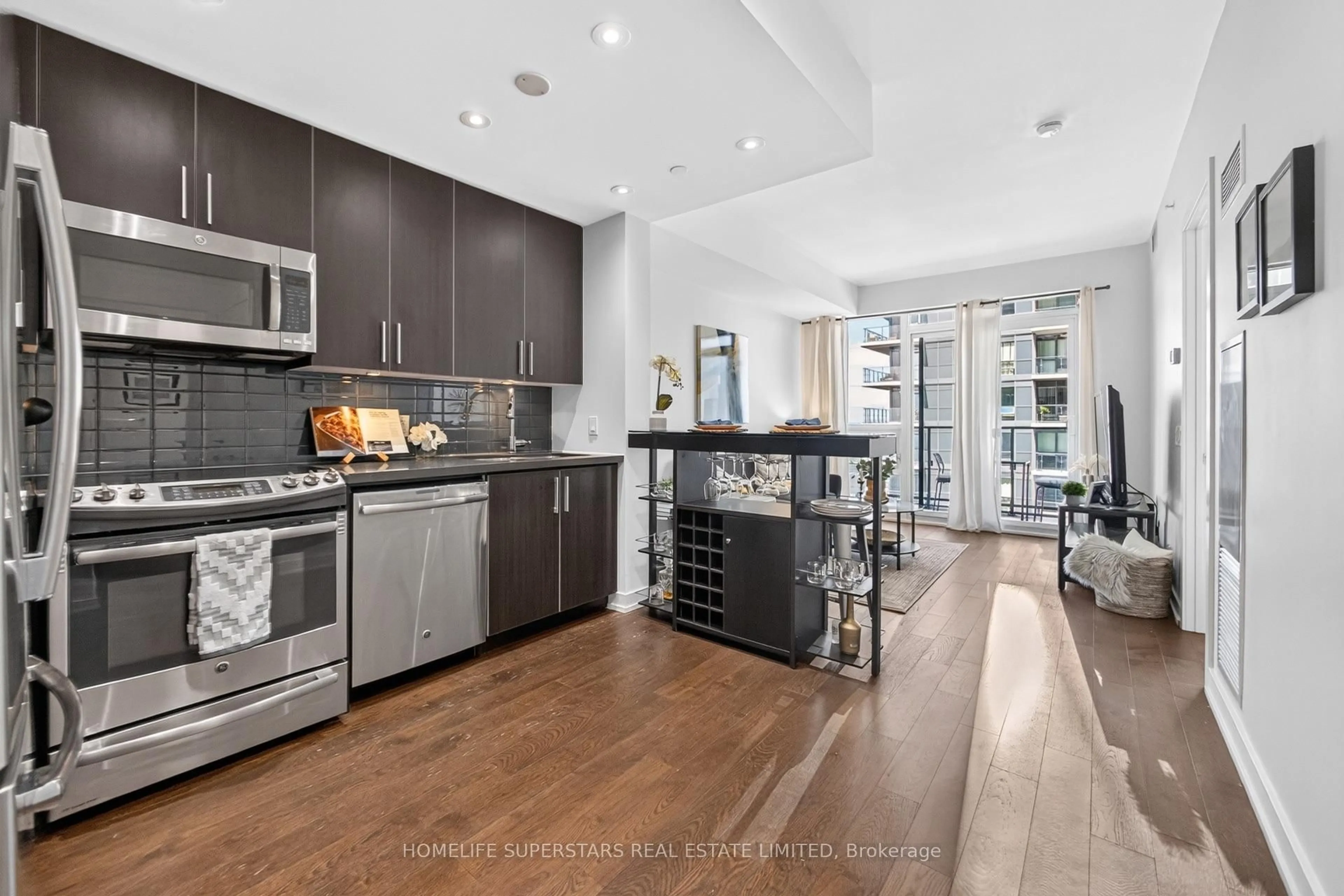 Open concept kitchen, unknown for 2212 Lake Shore Blvd #4107, Toronto Ontario M8V 0C2
