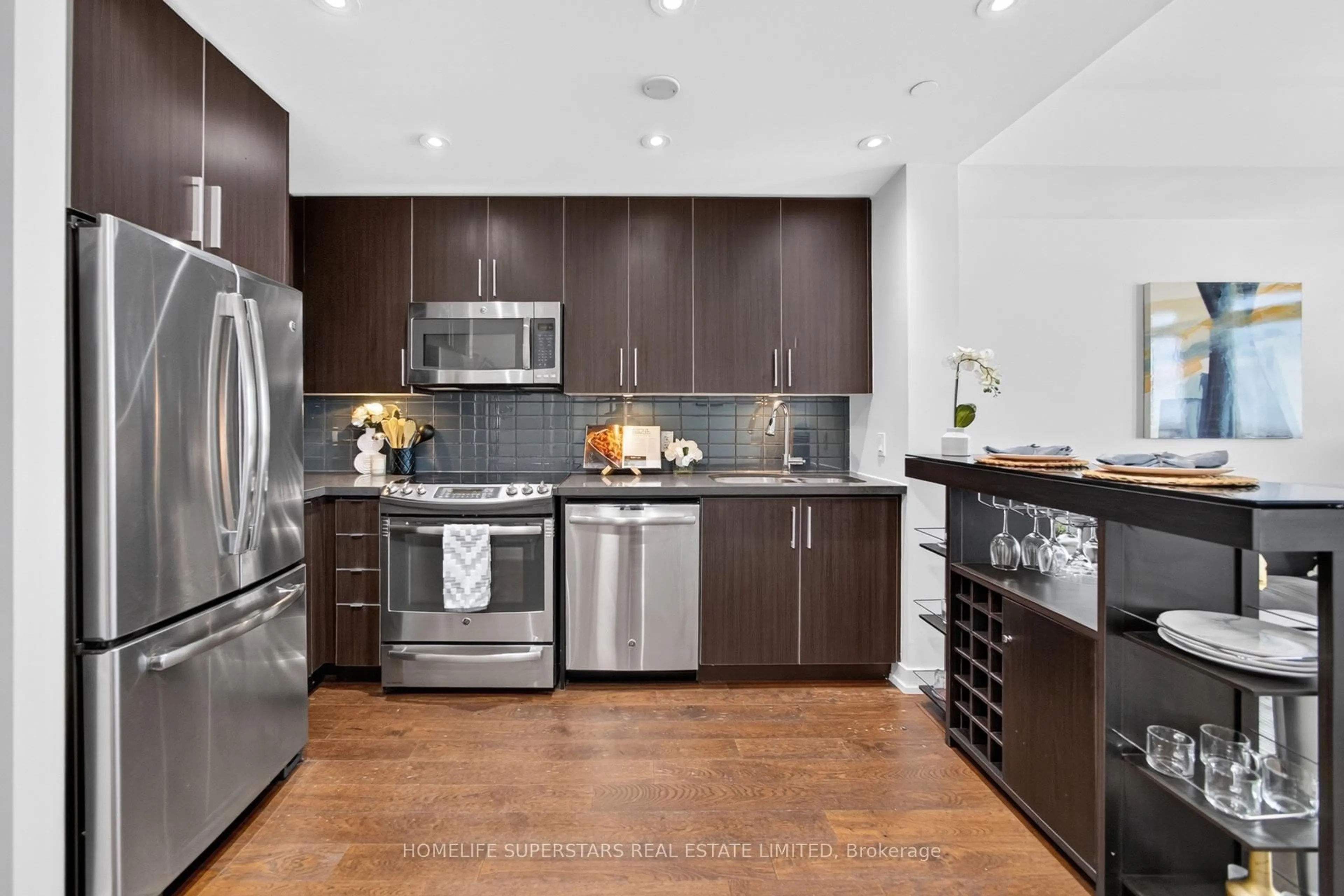 Contemporary kitchen, unknown for 2212 Lake Shore Blvd #4107, Toronto Ontario M8V 0C2