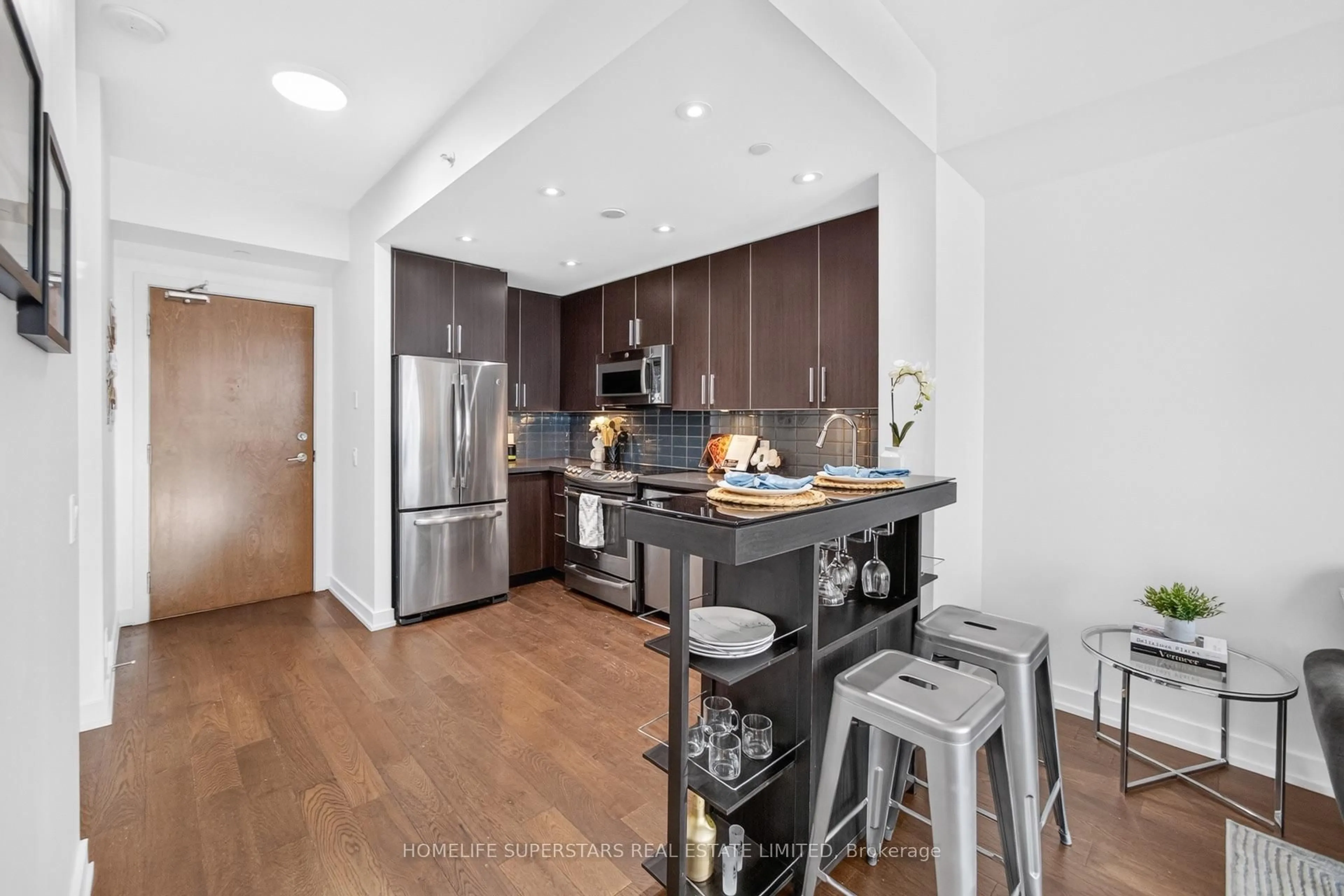 Open concept kitchen, unknown for 2212 Lake Shore Blvd #4107, Toronto Ontario M8V 0C2