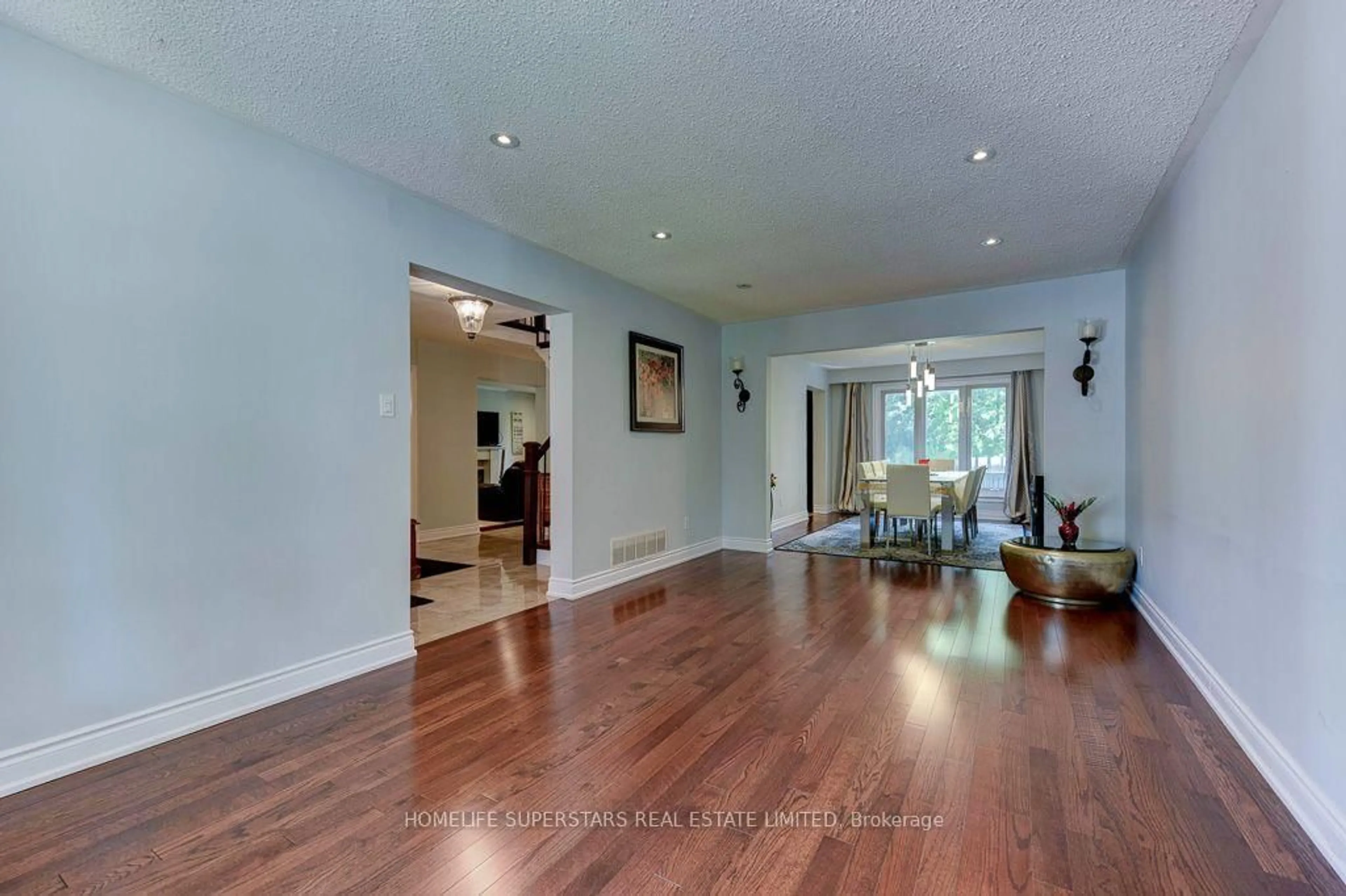 Unknown for 868 Kowal Dr, Mississauga Ontario L5H 3T4
