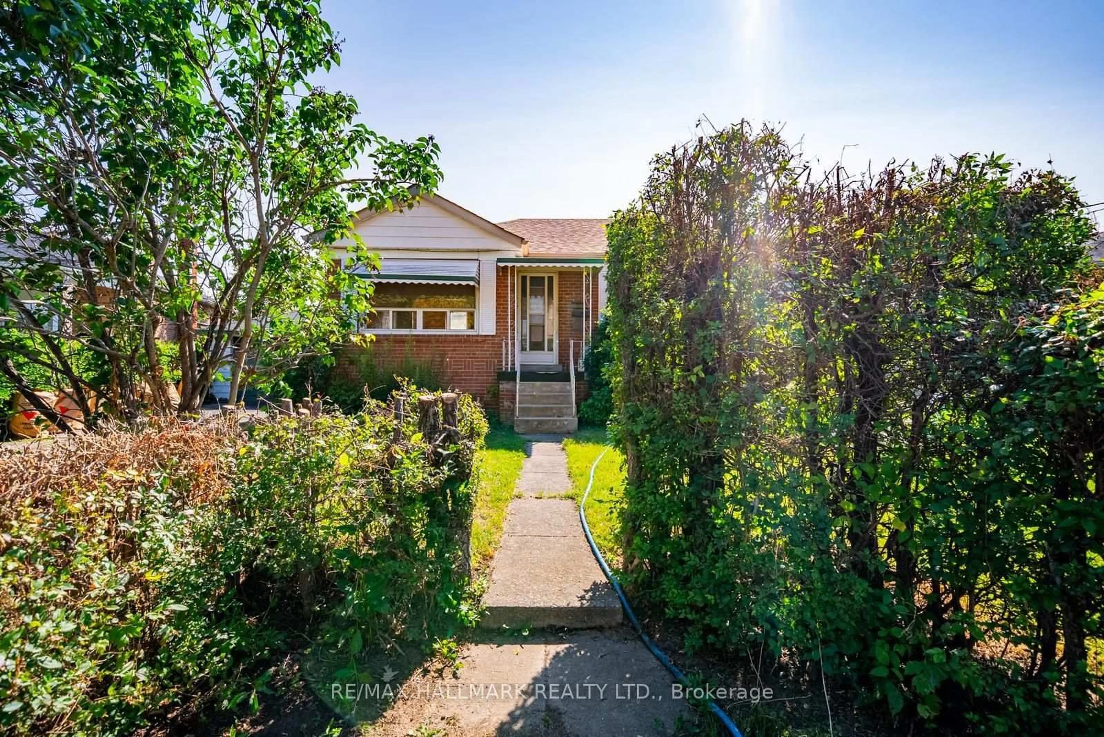 Unknown for 31 Frimette Cres, Toronto Ontario M6N 4W5