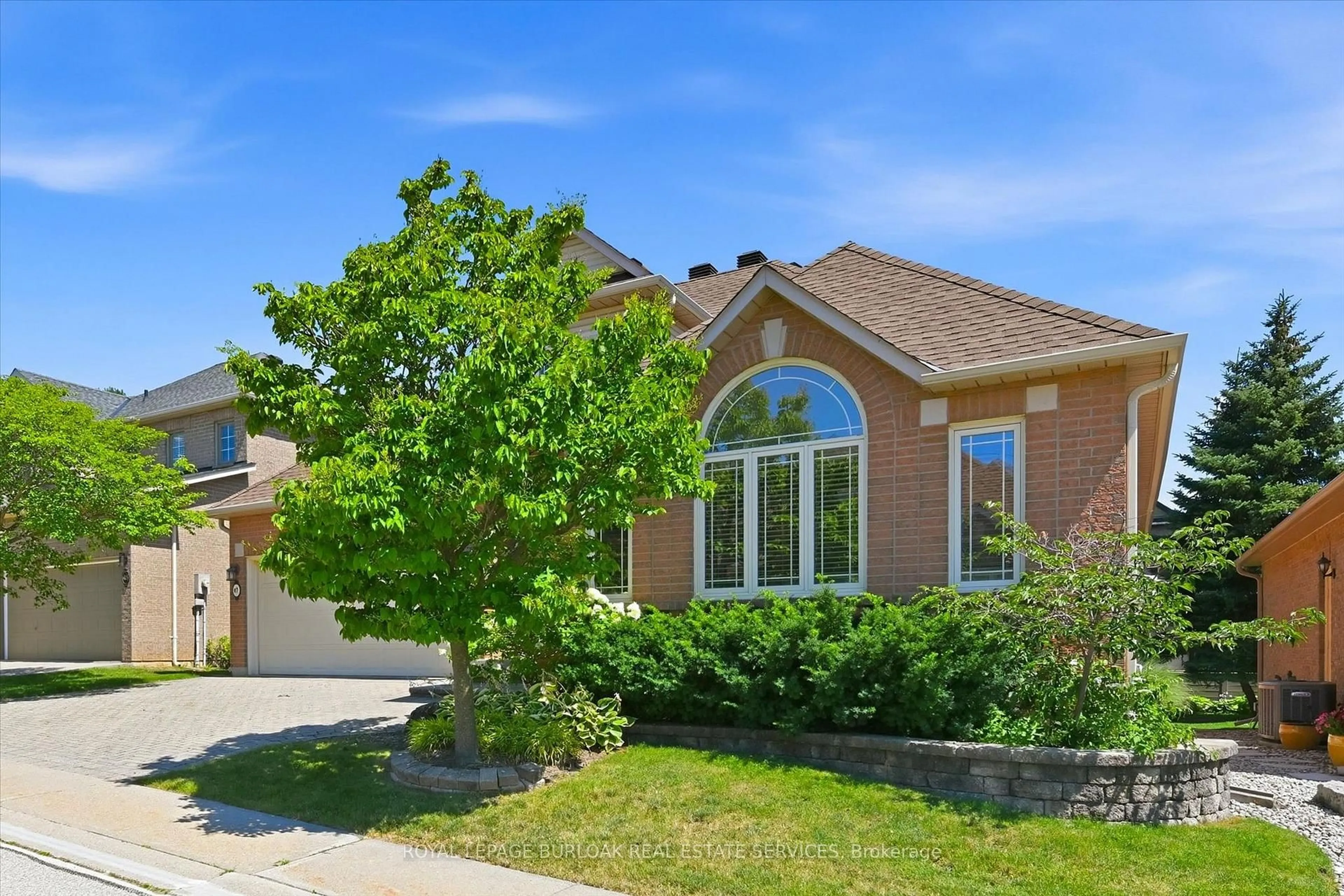 Home with brick exterior material, street for 1150 Skyview Dr #47, Burlington Ontario L7P 4X5