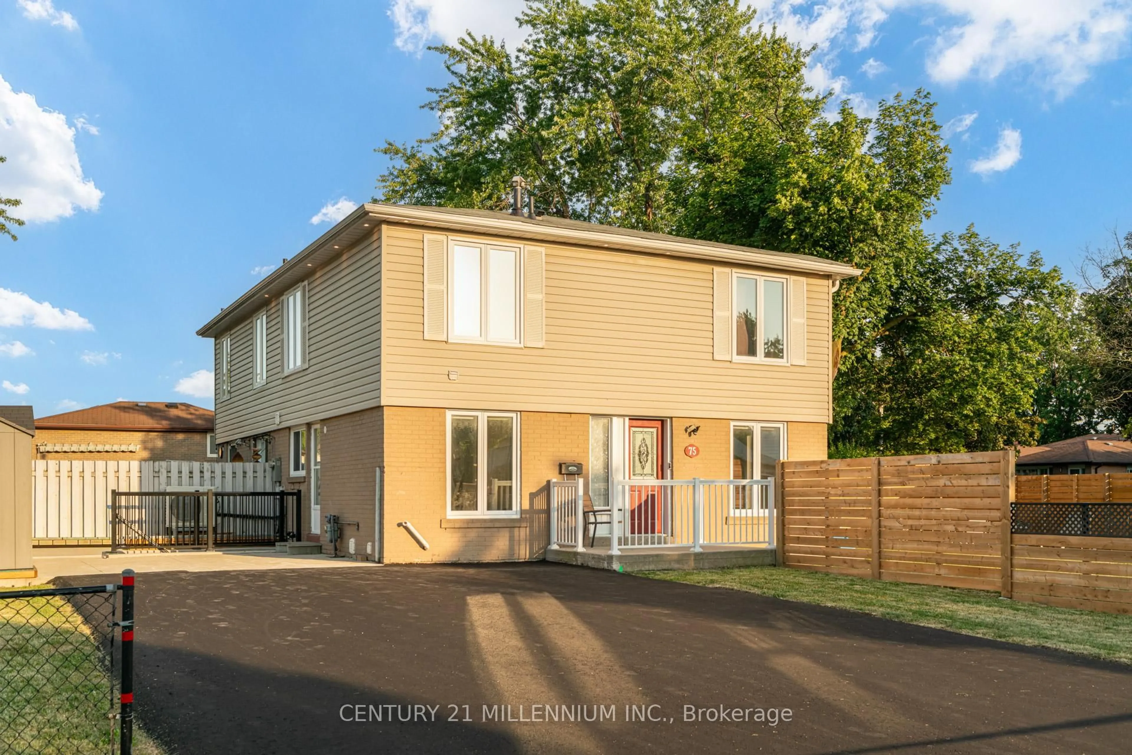A pic from outside/outdoor area/front of a property/back of a property/a pic from drone, street for 75 Goldcrest Rd, Brampton Ontario L6S 1H1