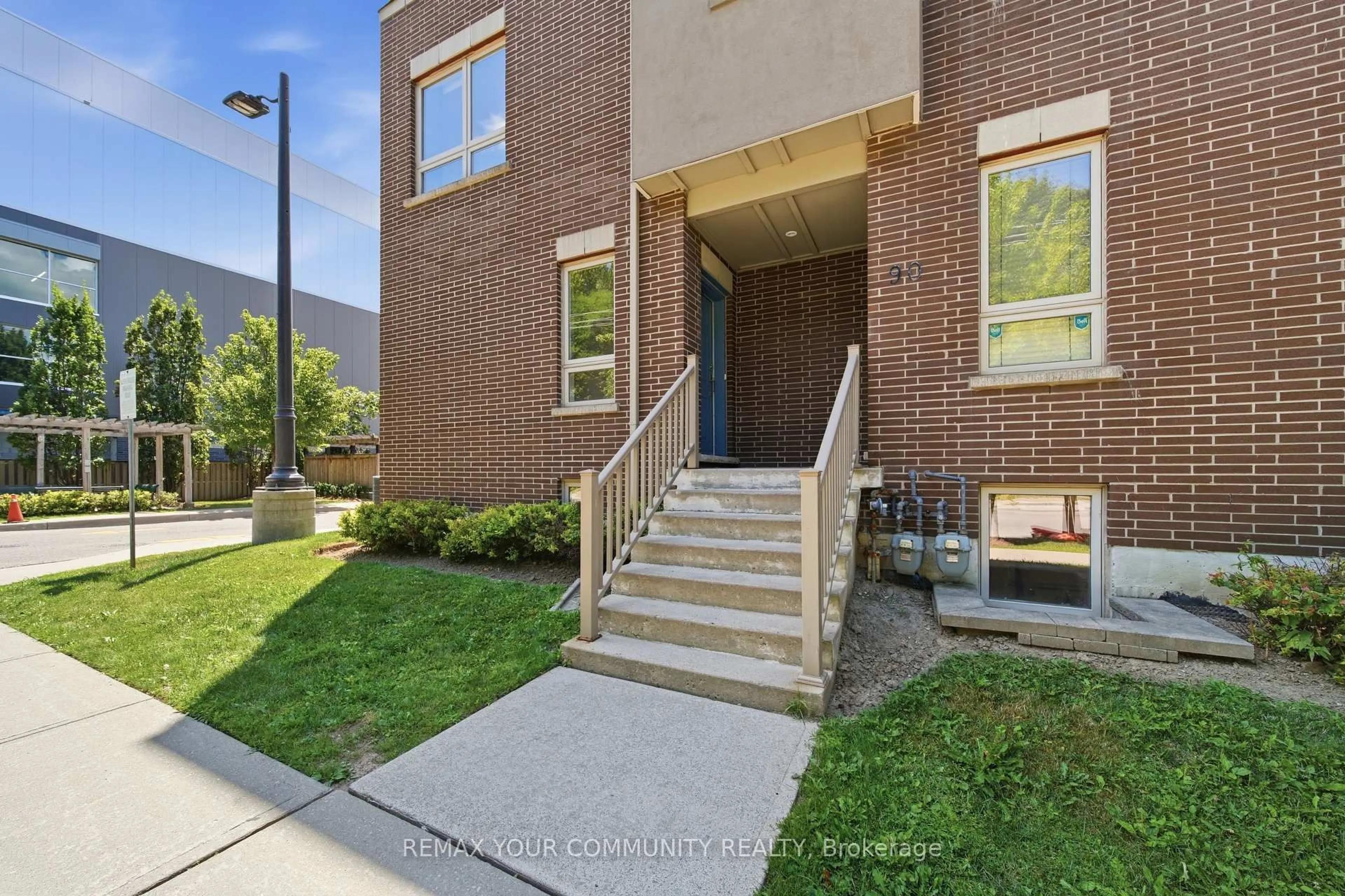 Home with brick exterior material, unknown for 90 Caledonia Park Rd #2, Toronto Ontario M6H 0B1