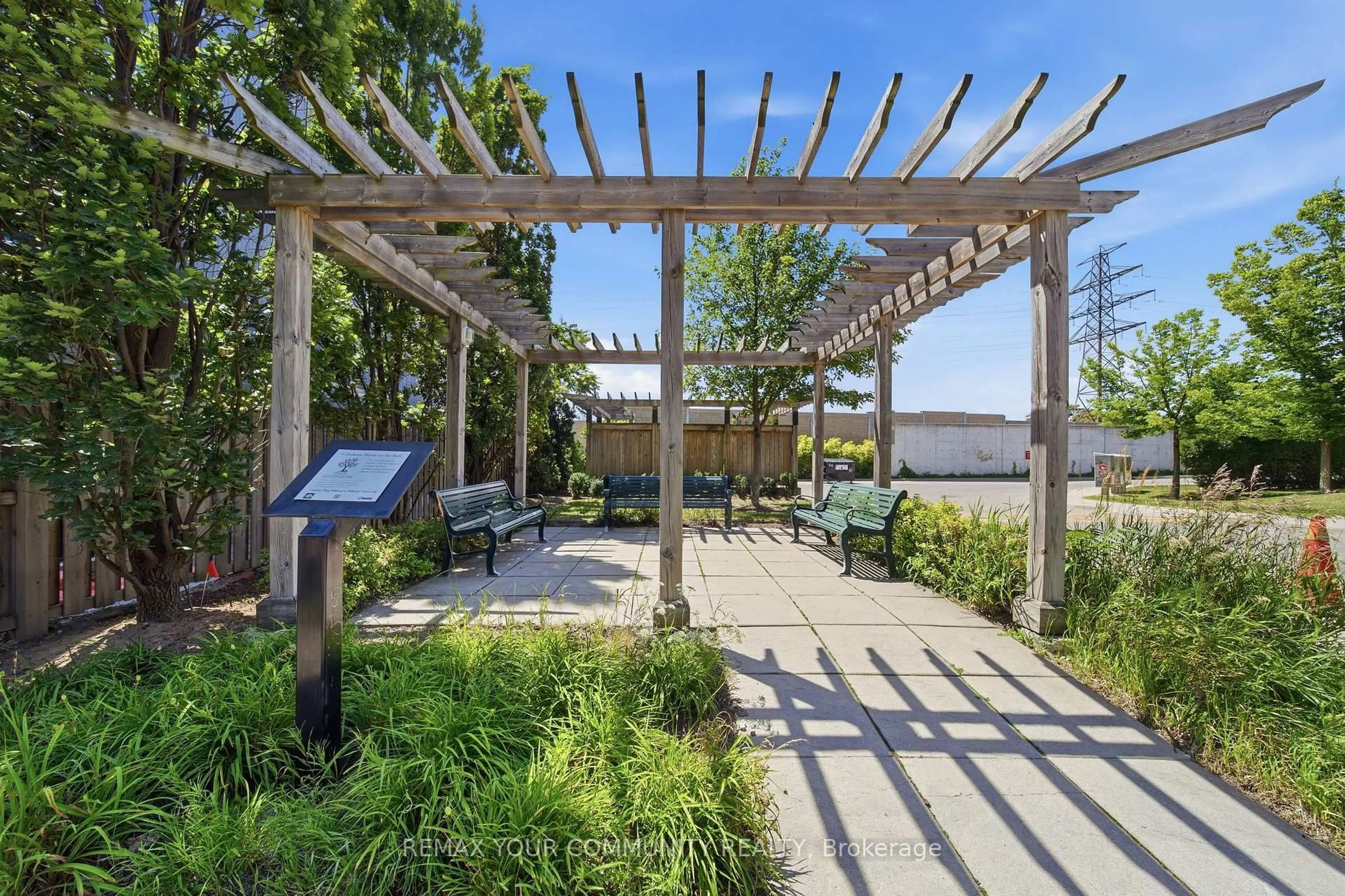 Patio, street for 90 Caledonia Park Rd #2, Toronto Ontario M6H 0B1