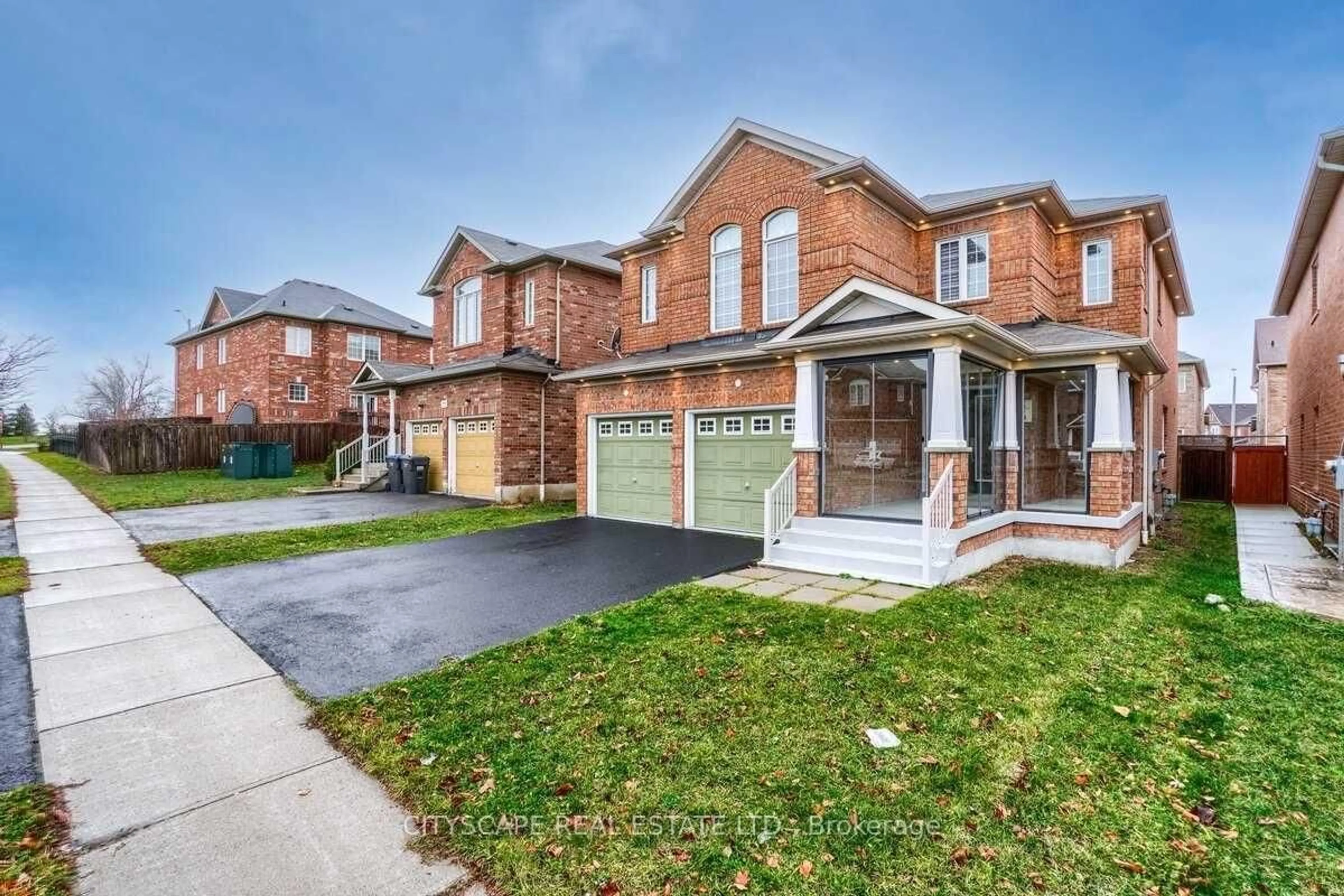 Home with brick exterior material, street for 769 White Clover Way, Mississauga Ontario L5V 0C2