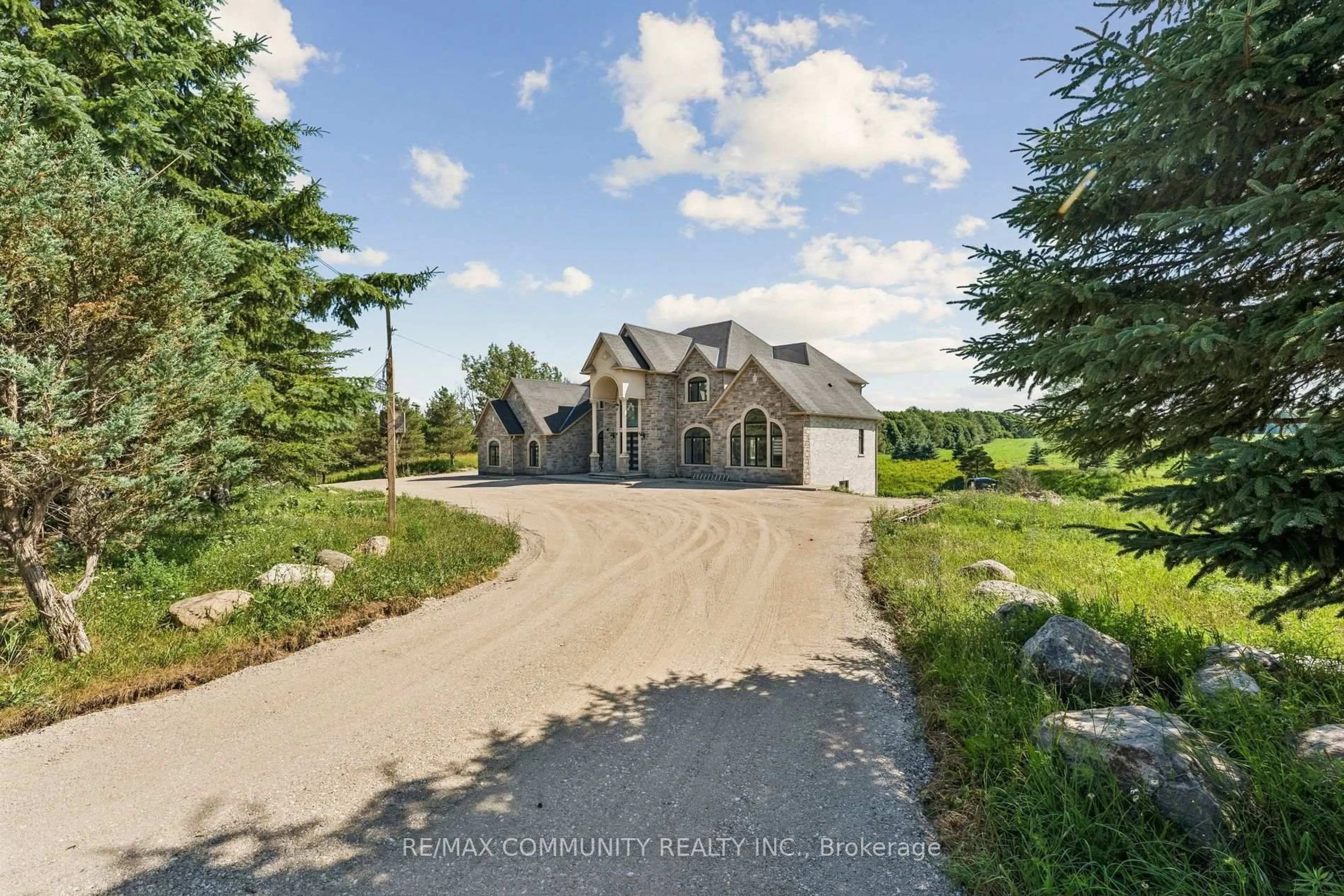 A pic from outside/outdoor area/front of a property/back of a property/a pic from drone, water/lake/river/ocean view for 18118 Heart Lake Rd, Caledon Ontario L7K 2A4